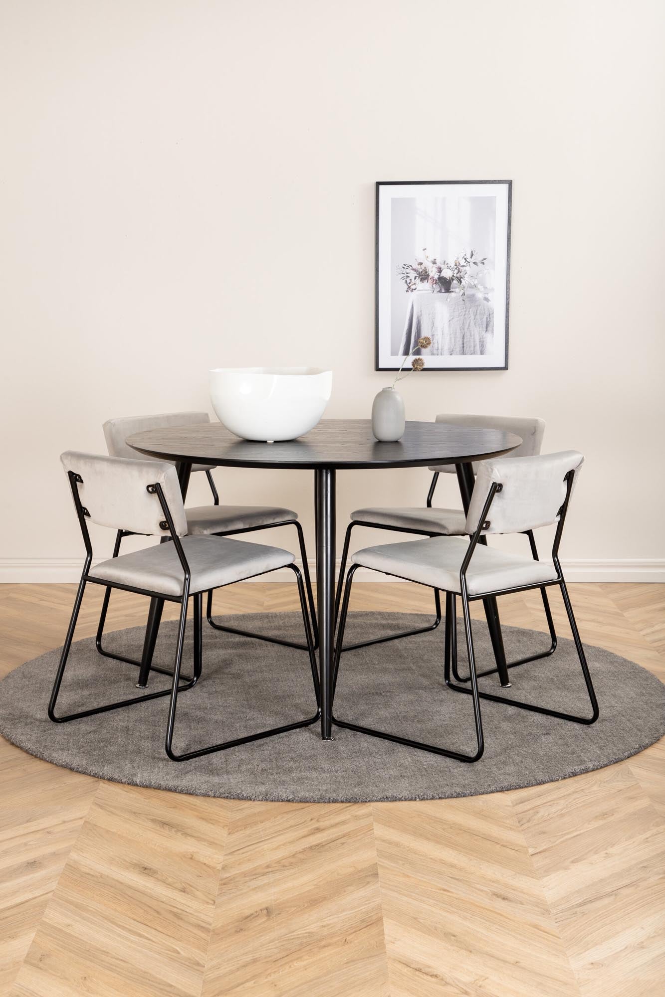Dipp Esszimmerset + Kenth ⌀115cm/4St. in Schwarz präsentiert im Onlineshop von KAQTU Design AG. Esszimmerset ist von Venture Home
