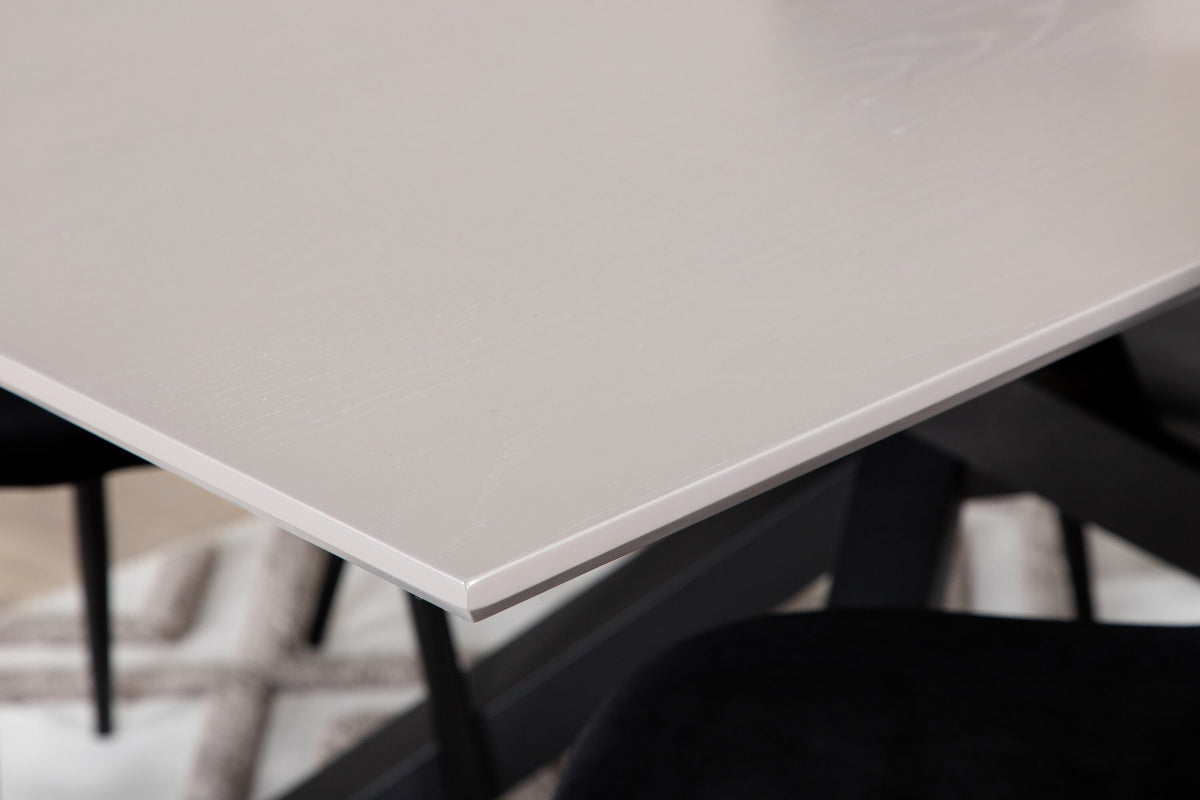 Piazza Esszimmerset + Polar 180cm/6St. in Weiss / Schwarz präsentiert im Onlineshop von KAQTU Design AG. Esszimmerset ist von Venture Home