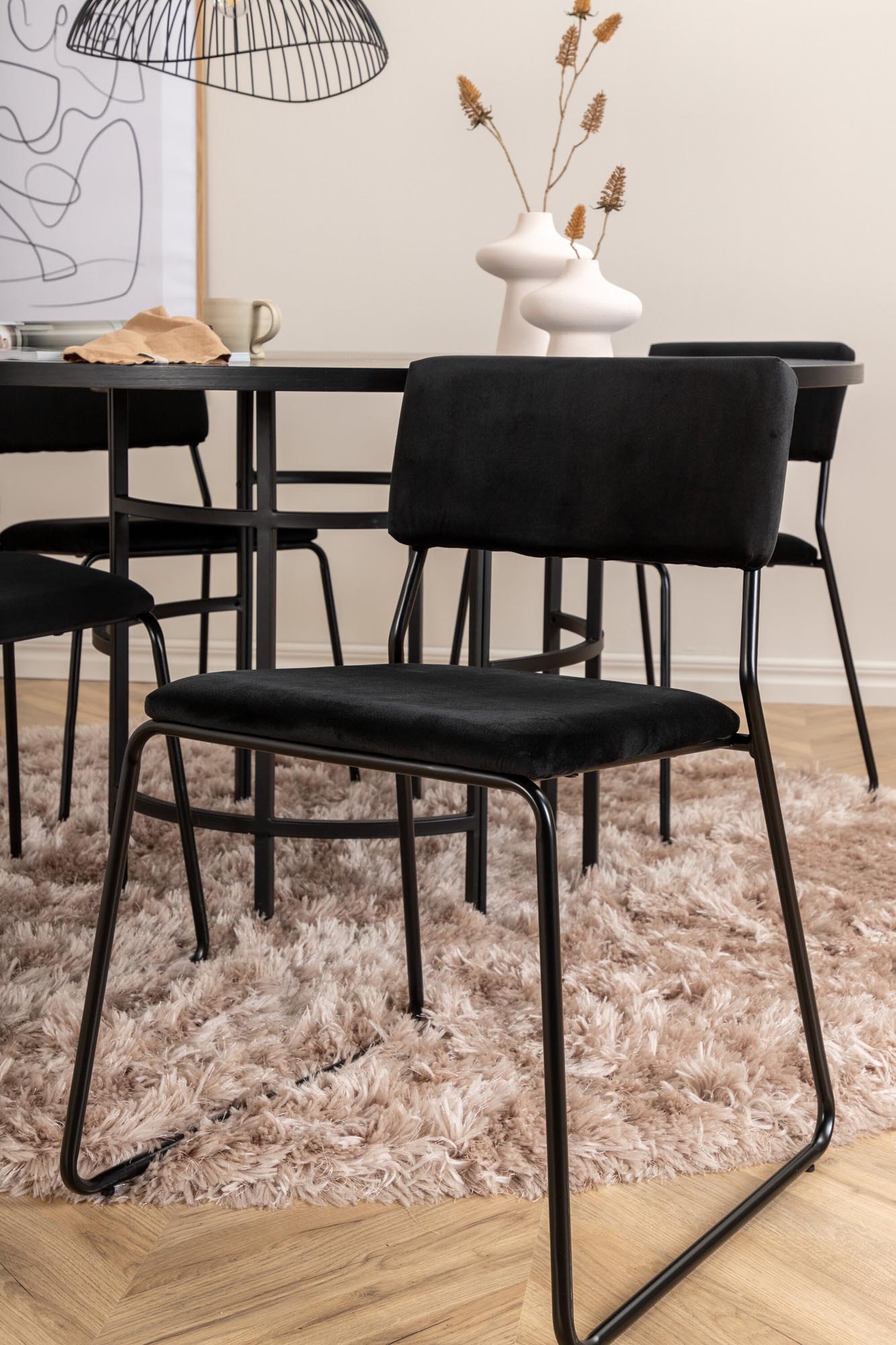 Esszimmerset Copenhagen + Kenth ⌀140cm/4St. in Schwarz präsentiert im Onlineshop von KAQTU Design AG. Esszimmerset ist von Venture Home