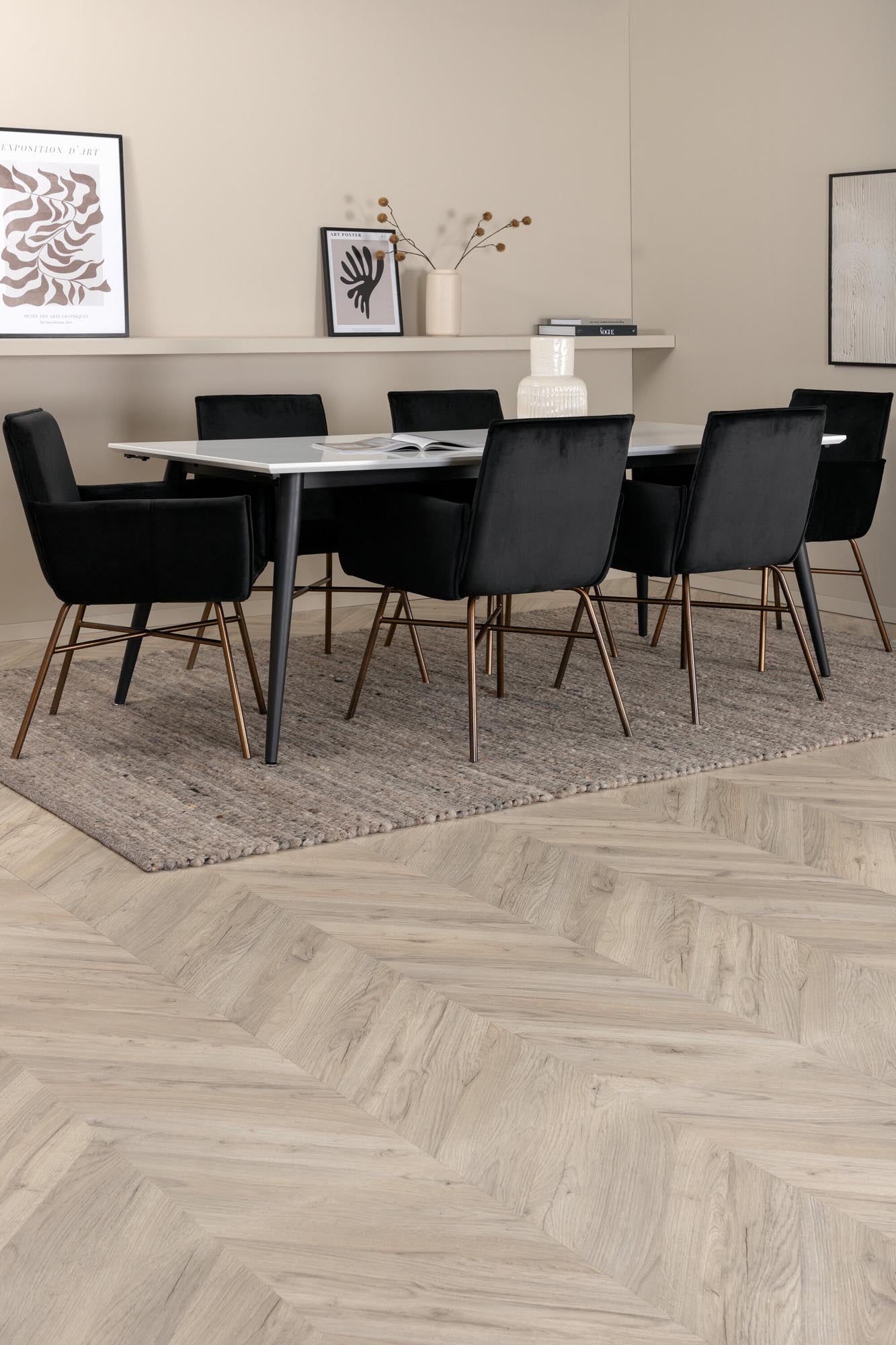 Jimmy Esszimmerset + Petra 195cm/6St. in Schwarz, Kupfer präsentiert im Onlineshop von KAQTU Design AG. Esszimmerset ist von Venture Home