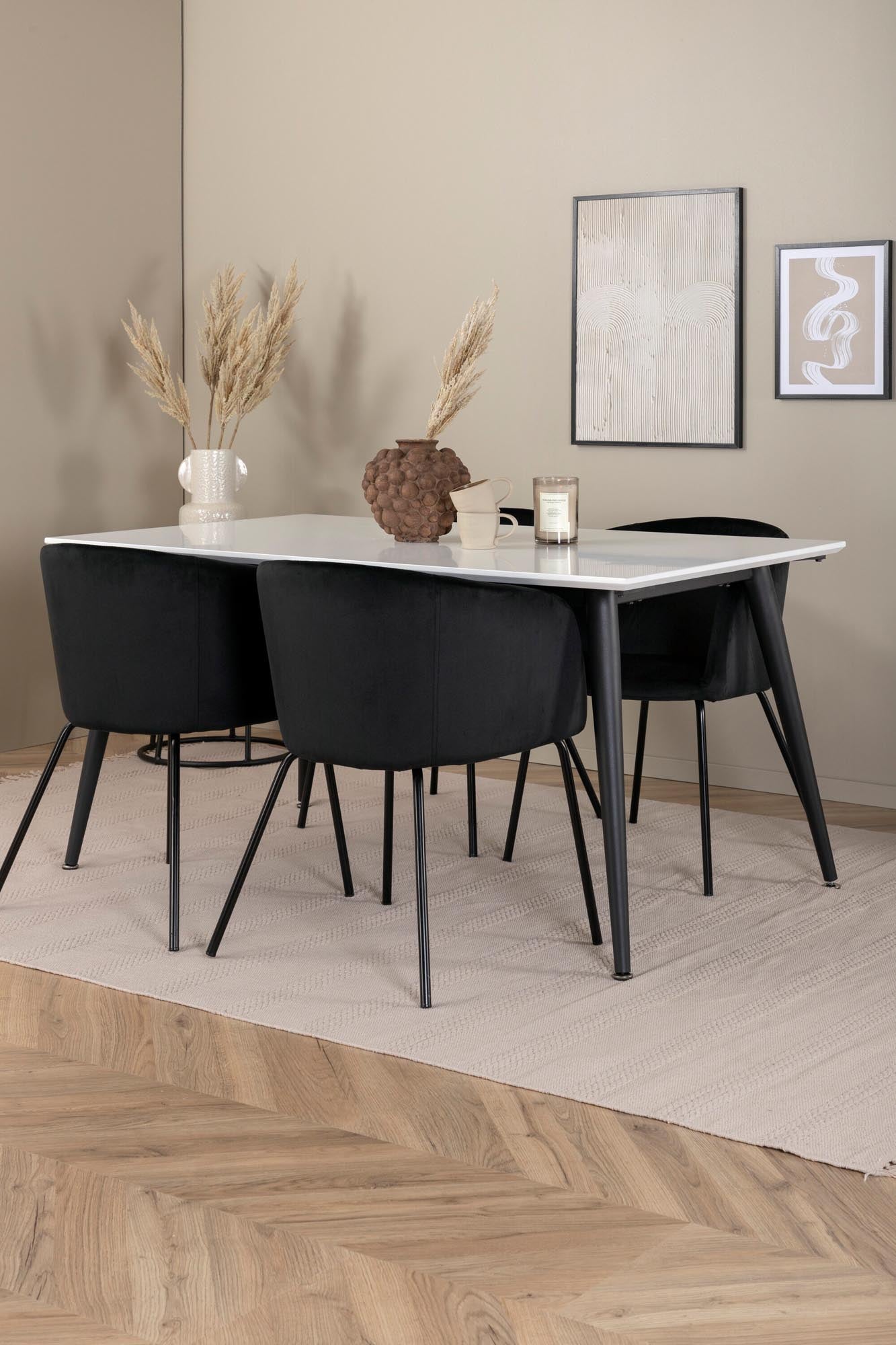 Elegantes Esszimmerset Jimmy + Berit mit 4 luxuriösen Stühlen. Ideal für gesellige Abende und stilvolle Einrichtung.