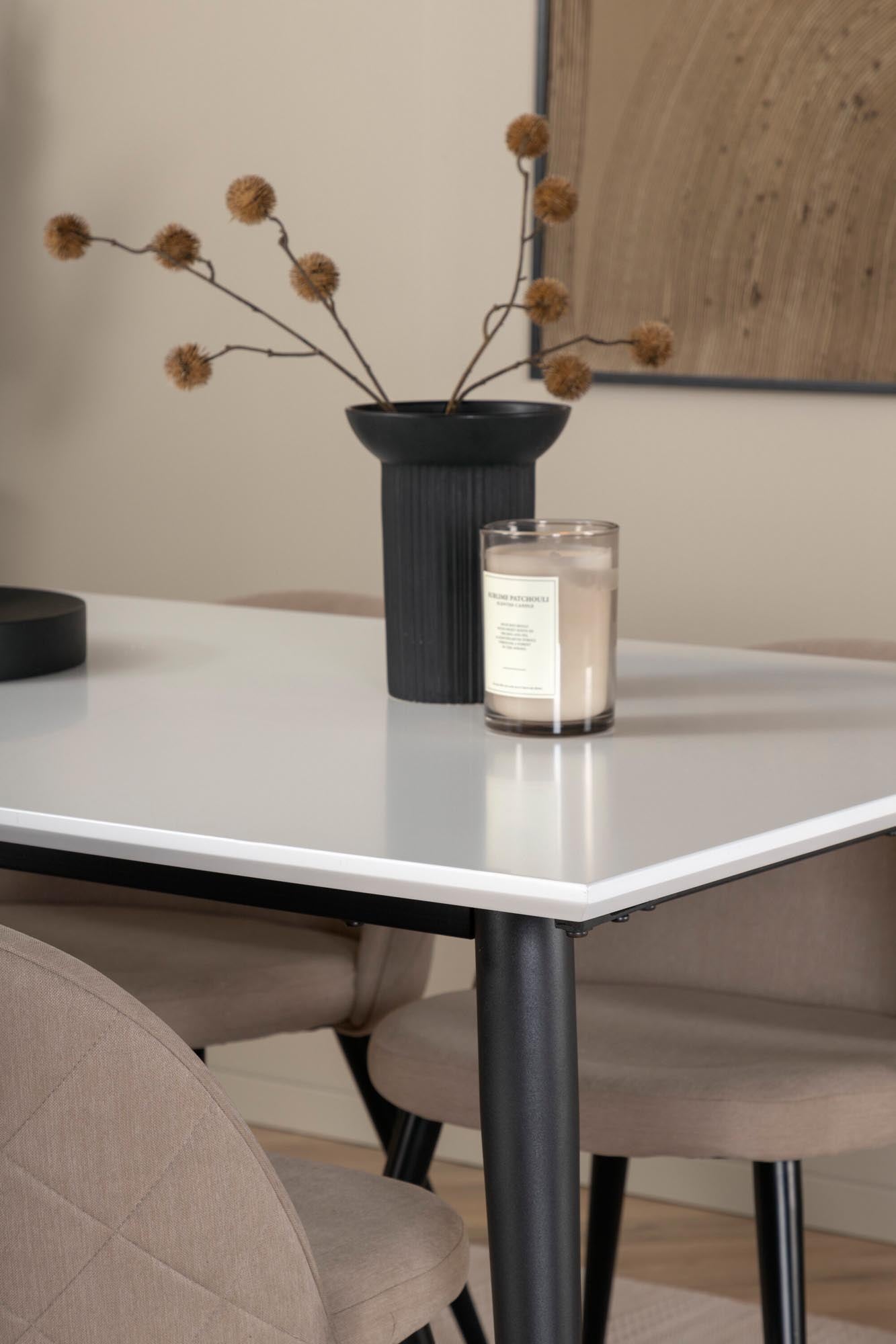 Stilvolles Jimmy Esszimmerset von Venture Home: Ausziehbarer Tisch (150-240 cm) und 4 elegante Velvet-Stühle für Ihr Zuhause.