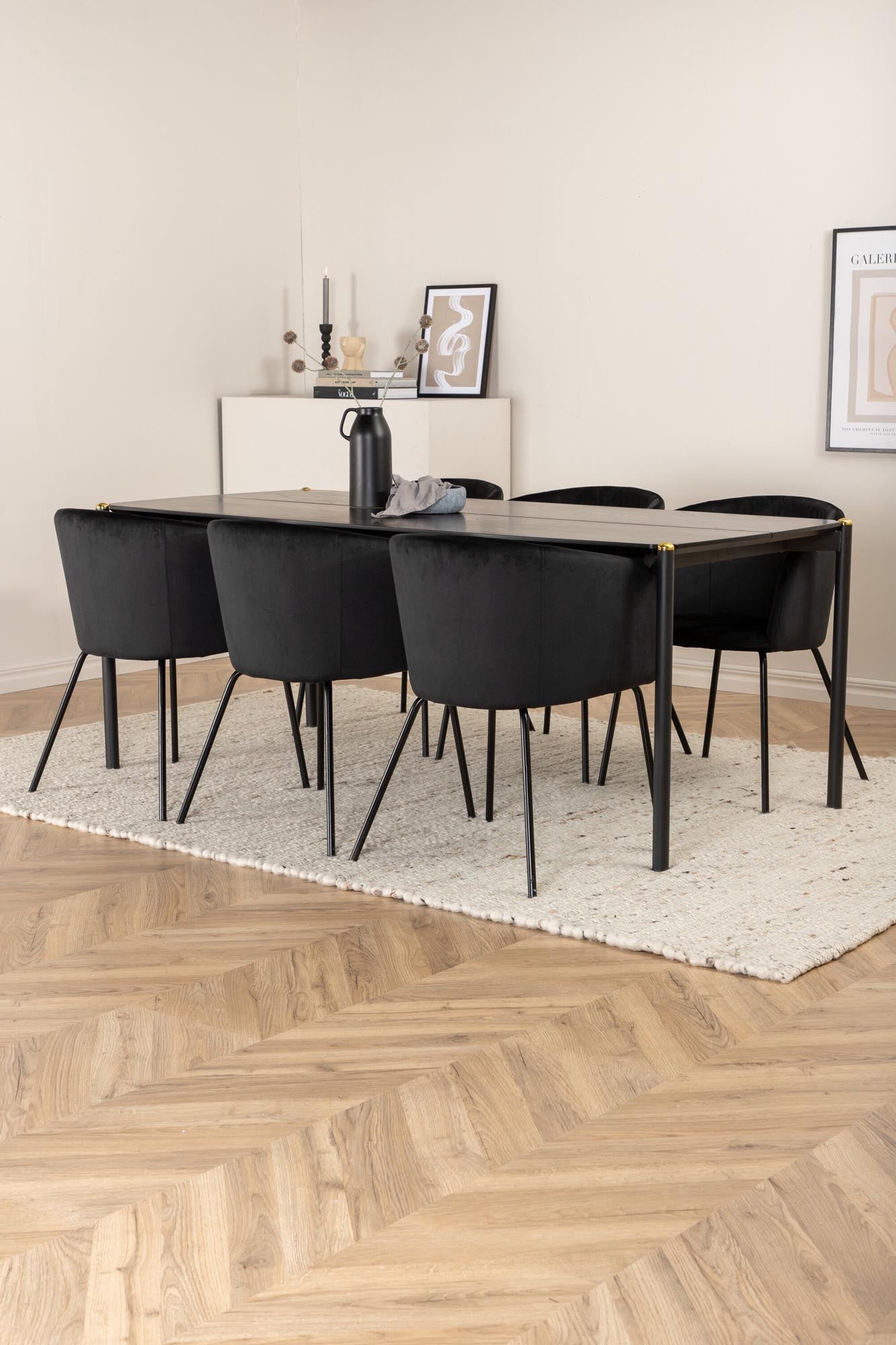 Pelle Esszimmerset + Berit 190cm/6St. in Schwarz präsentiert im Onlineshop von KAQTU Design AG. Esszimmerset ist von Venture Home