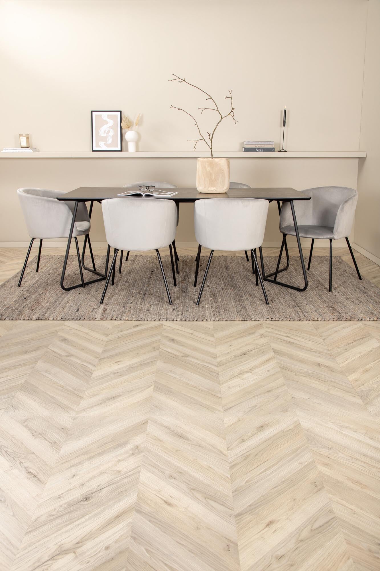 Petra Esszimmerset + Berit 190cm/6St. in Schwarzgrau präsentiert im Onlineshop von KAQTU Design AG. Esszimmerset ist von Venture Home