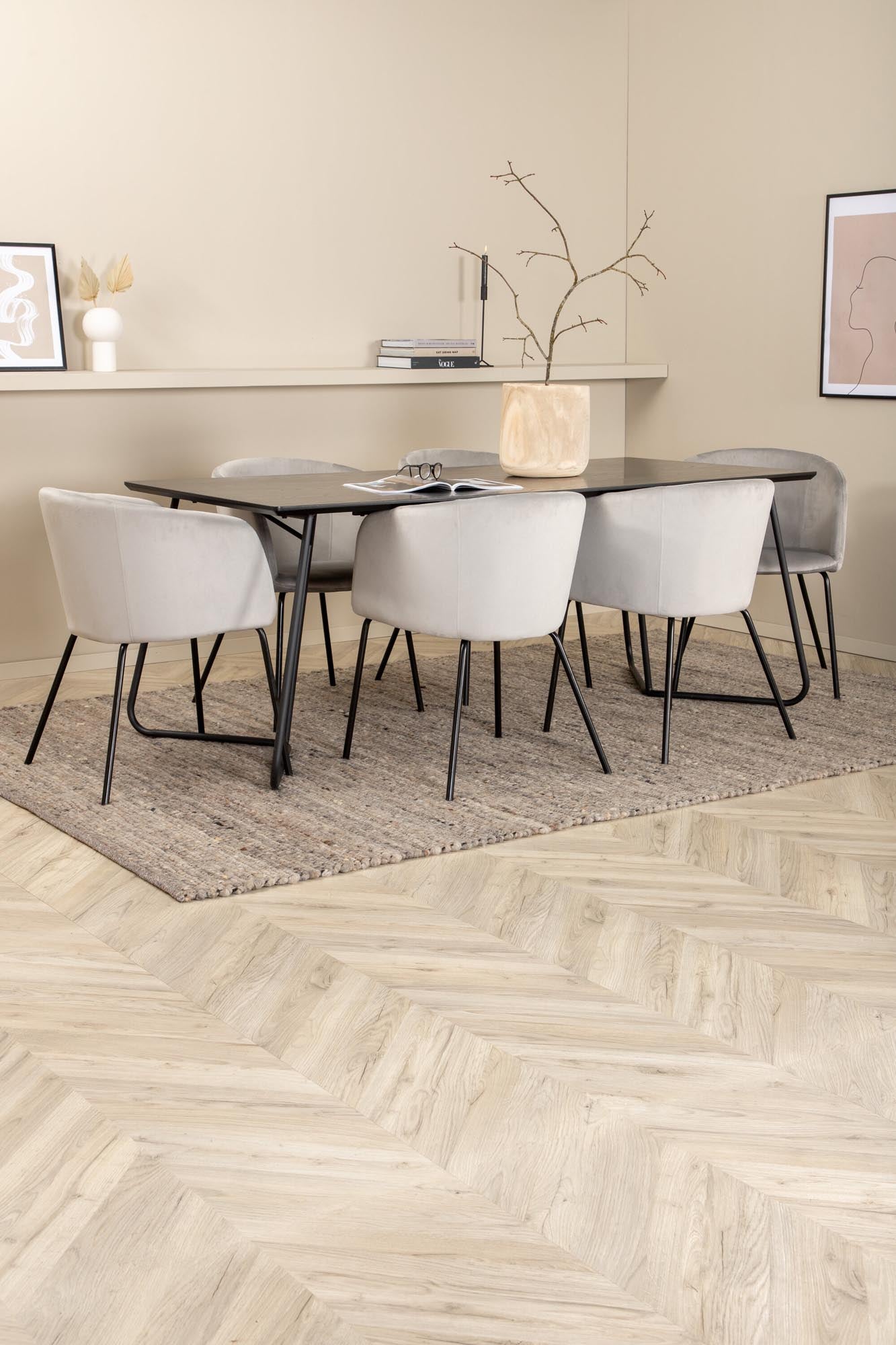 Elegantes Esszimmerset Petra mit 190 cm Tisch und 6 bequemen Berit-Stühlen. Ideal für stilvolle Dinner und gesellige Runden.