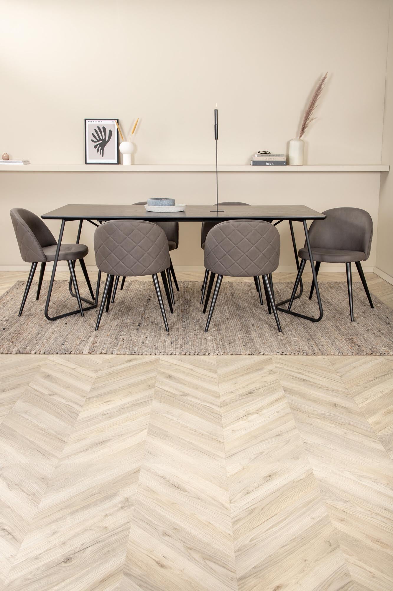 Petra Esszimmerset: 6 luxuriöse Samtstühle, 190cm, von Venture Home.