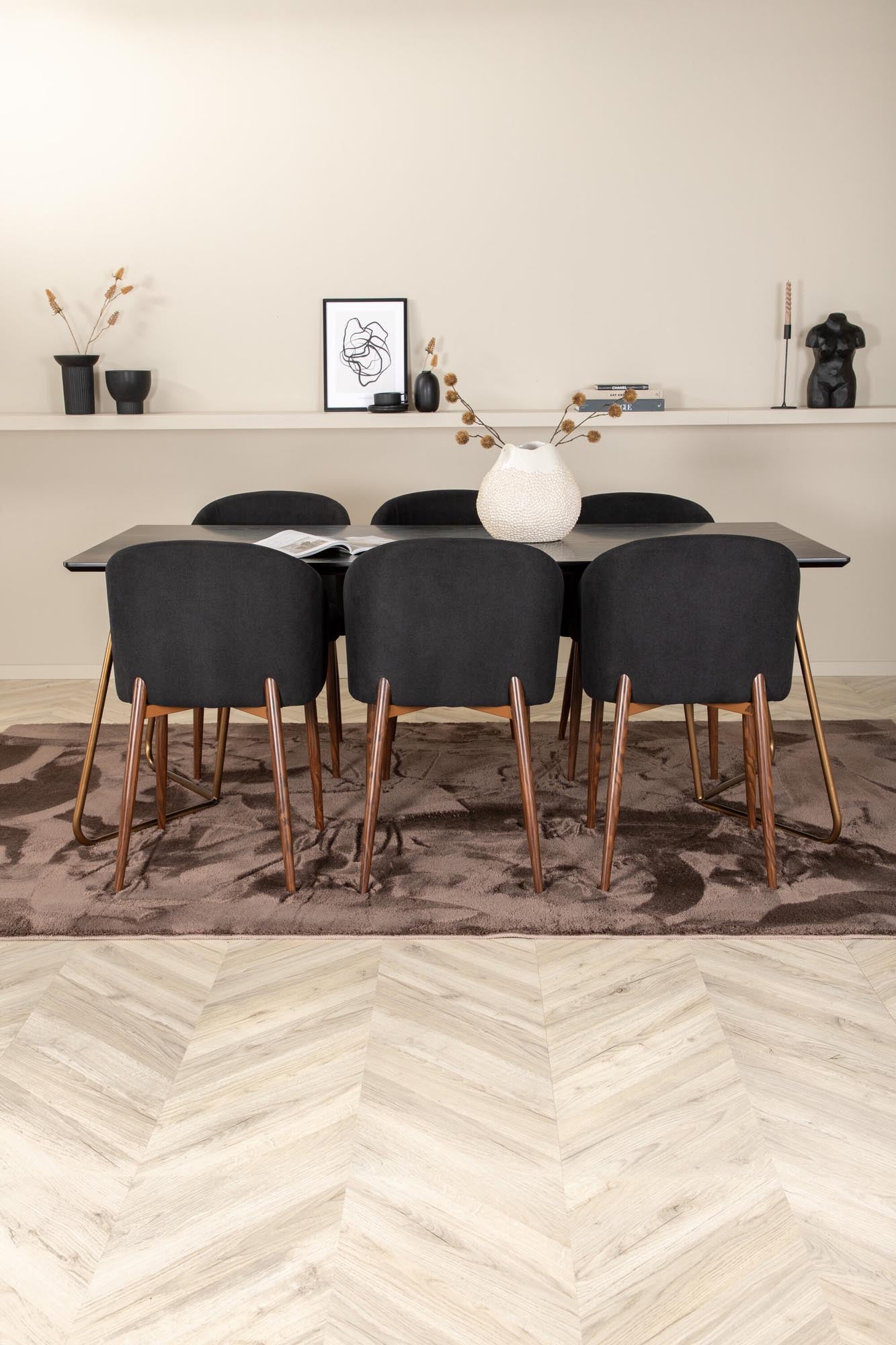 Modernes Esszimmerset mit skandinavischem Design: Petra Tisch (190cm) & 6 Arch Stühle, ideal für stilvolle Runden.