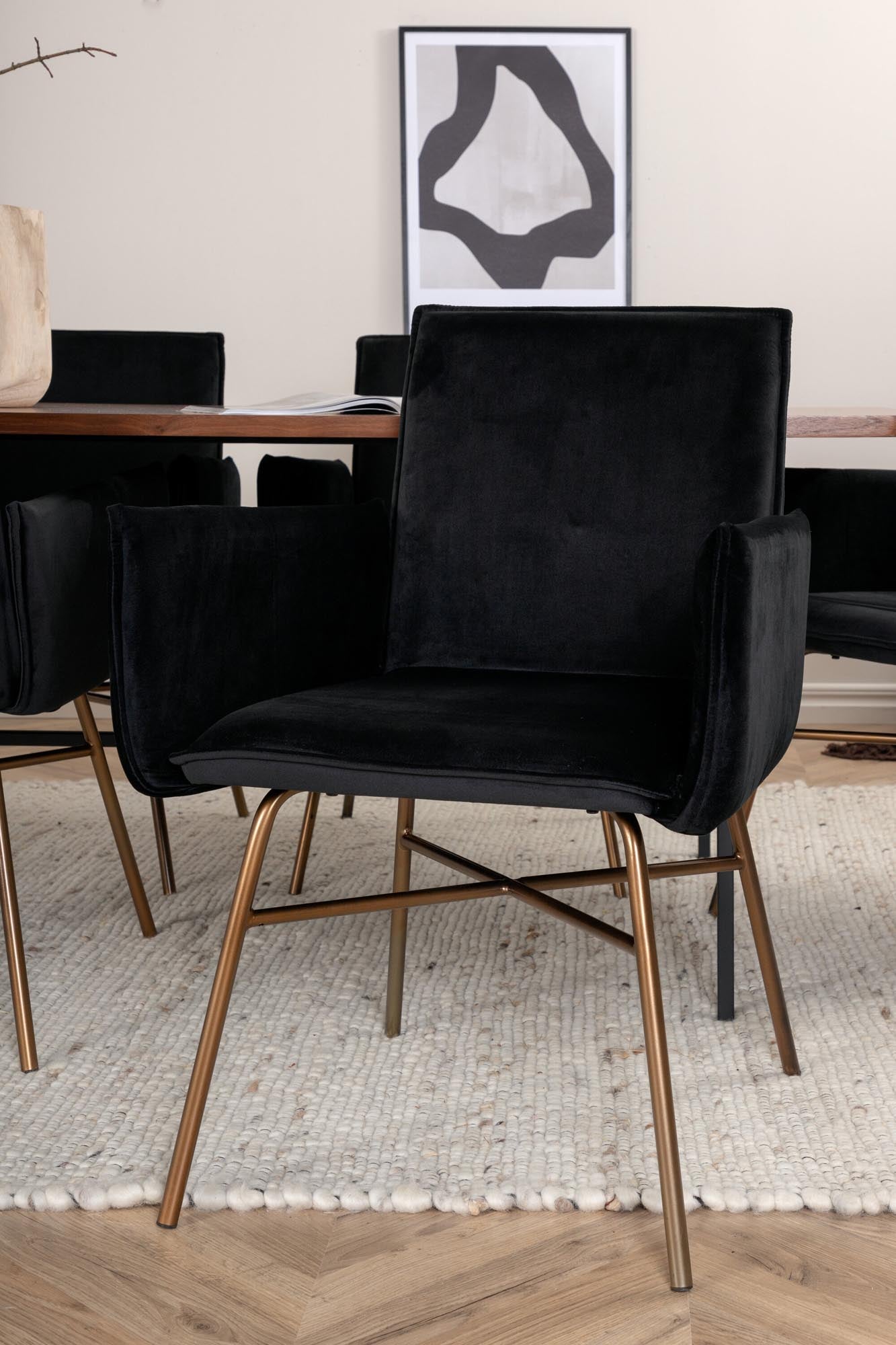 Uno Esszimmerset + Petra 200cm/6St. in Schwarz, Kupfer präsentiert im Onlineshop von KAQTU Design AG. Esszimmerset ist von Venture Home