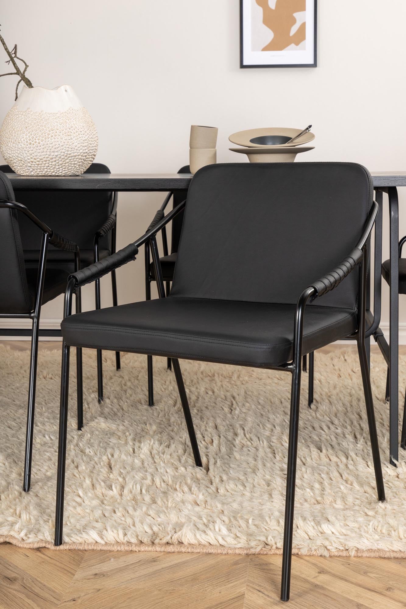 Uno Esszimmerset + Tvist 200cm/6St. in Schwarz präsentiert im Onlineshop von KAQTU Design AG. Esszimmerset ist von Venture Home