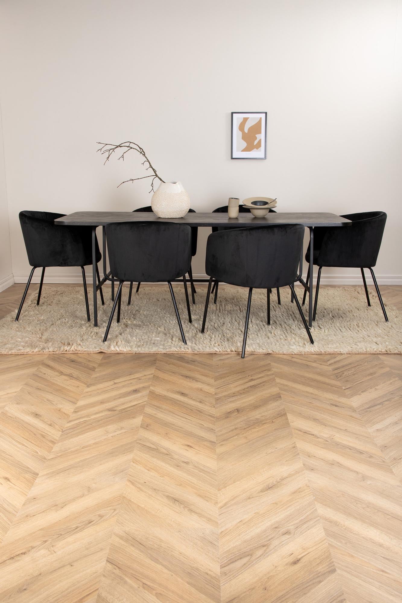 Uno Esszimmerset + Berit 200cm/6St. in Schwarz präsentiert im Onlineshop von KAQTU Design AG. Esszimmerset ist von Venture Home