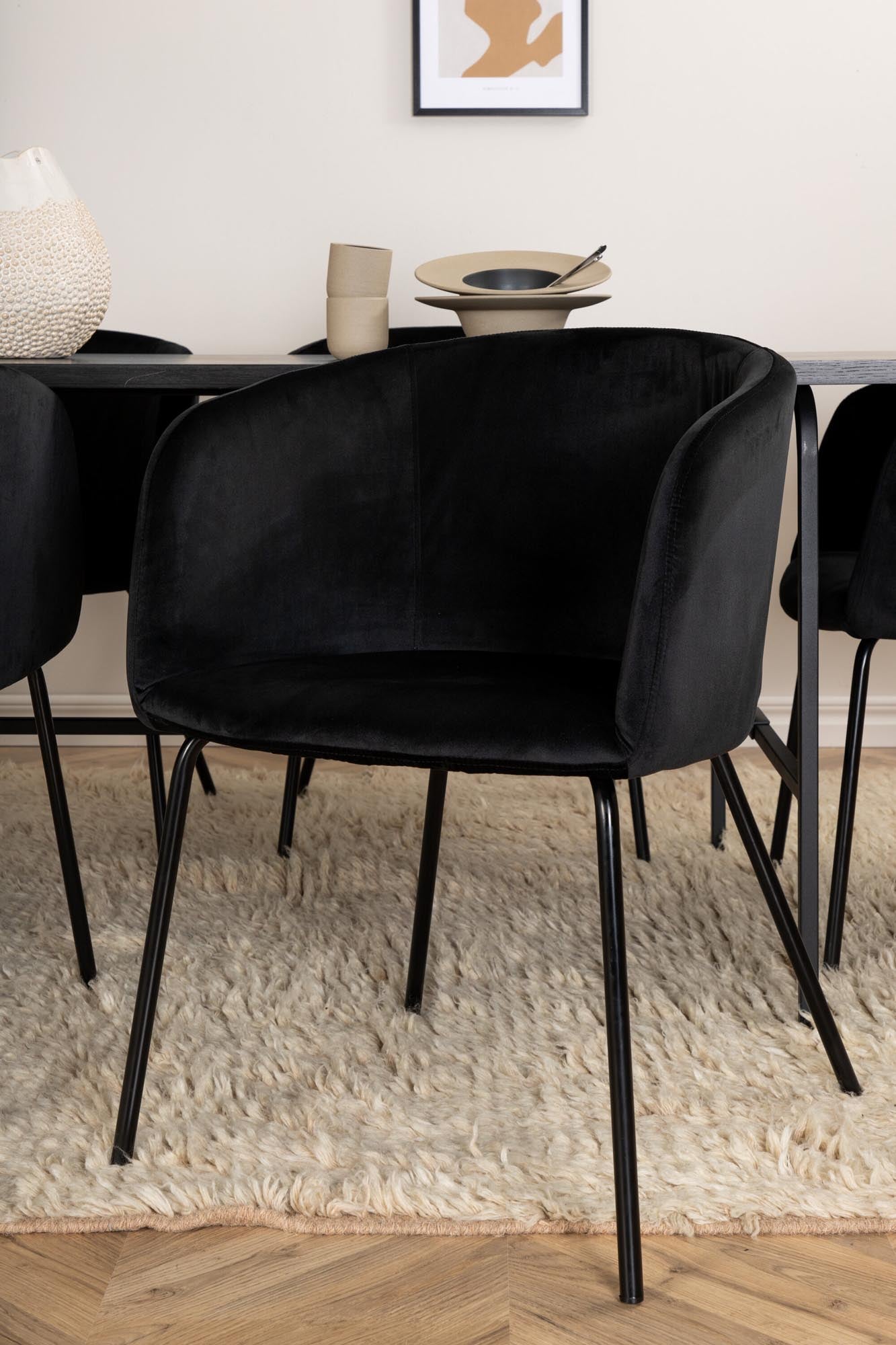 Uno Esszimmerset + Berit 200cm/6St. in Schwarz präsentiert im Onlineshop von KAQTU Design AG. Esszimmerset ist von Venture Home