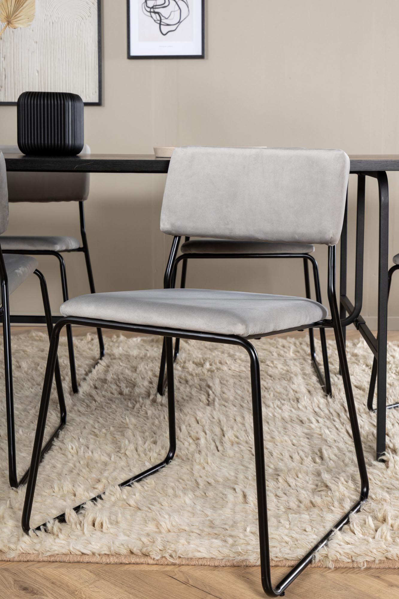 Uno Esszimmerset + Kenth 200cm/6St. in Schwarz / Grau präsentiert im Onlineshop von KAQTU Design AG. Esszimmerset ist von Venture Home