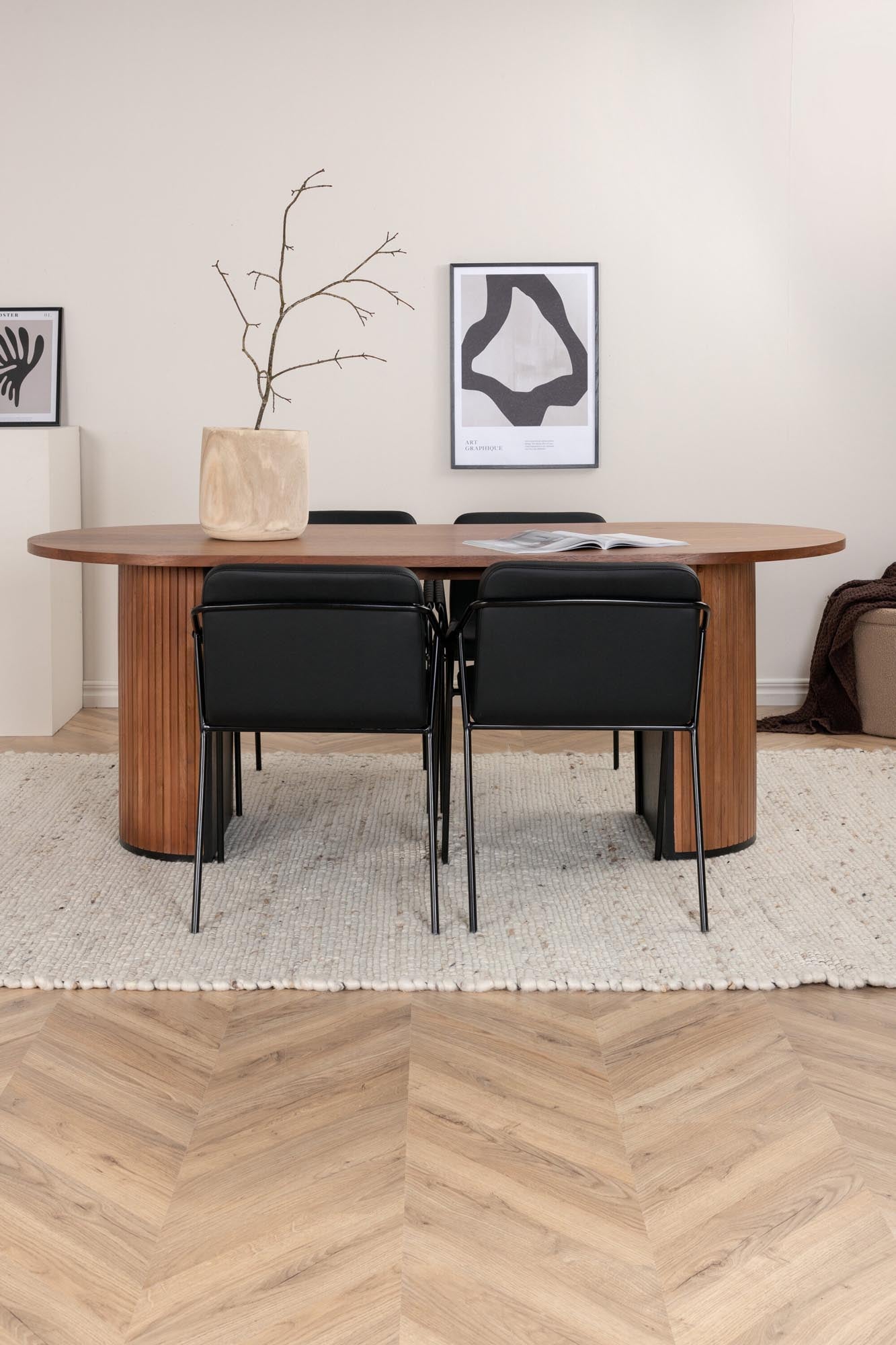 Bianca Esszimmerset + Tvist 200cm/4St. in Walnuss / Schwarz präsentiert im Onlineshop von KAQTU Design AG. Esszimmerset ist von Venture Home