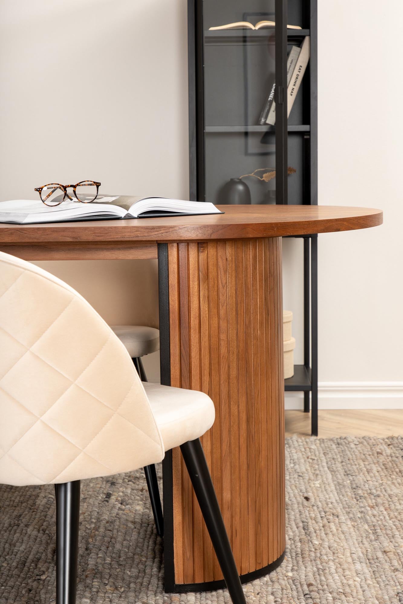 Bianca Esszimmerset: 200cm Tisch & 4 luxuriöse Samtstühle.