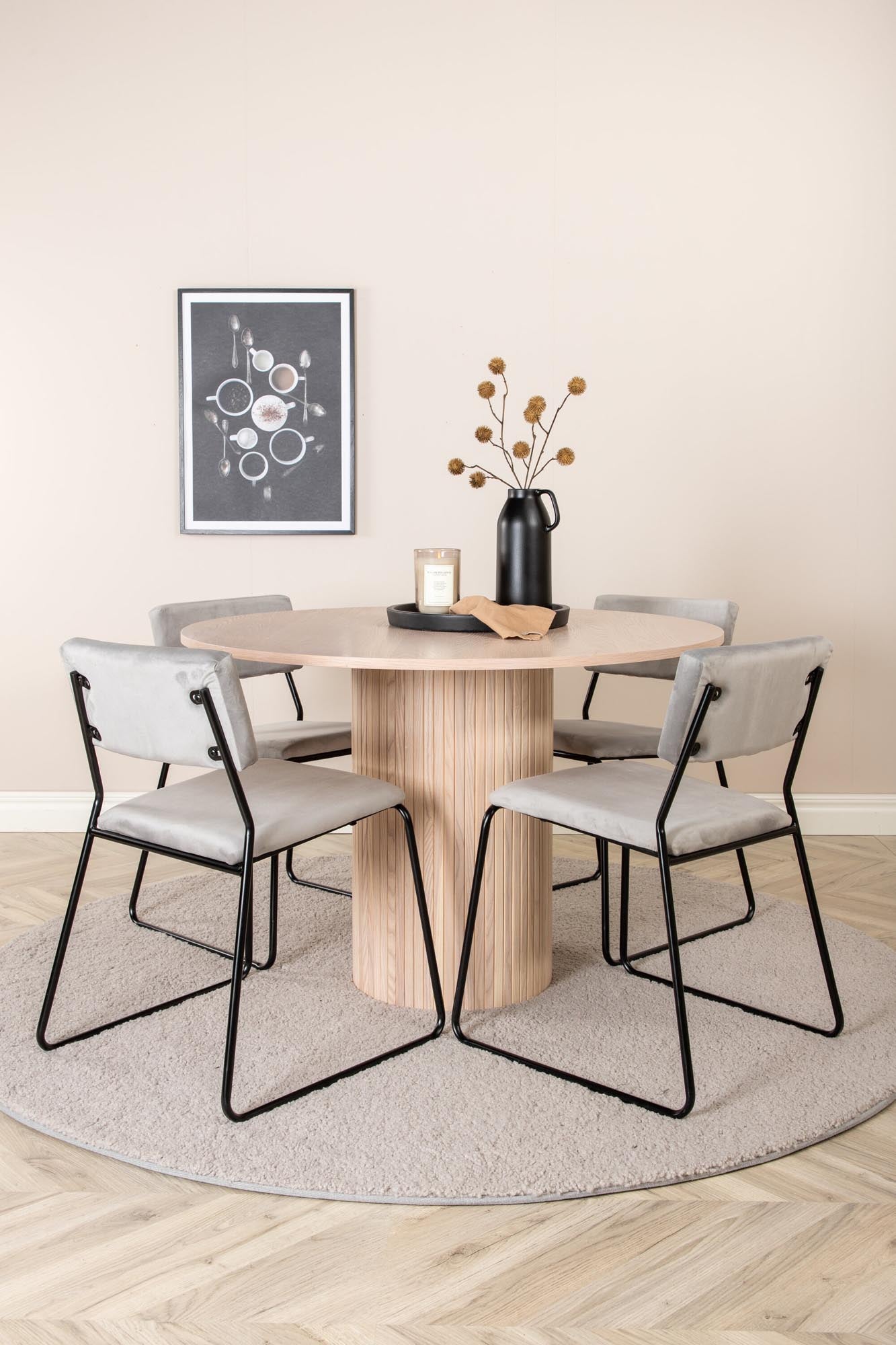 Bianca Esszimmerset + Kenth ⌀110cm/4St. in Weiss / Schwarz präsentiert im Onlineshop von KAQTU Design AG. Esszimmerset ist von Venture Home