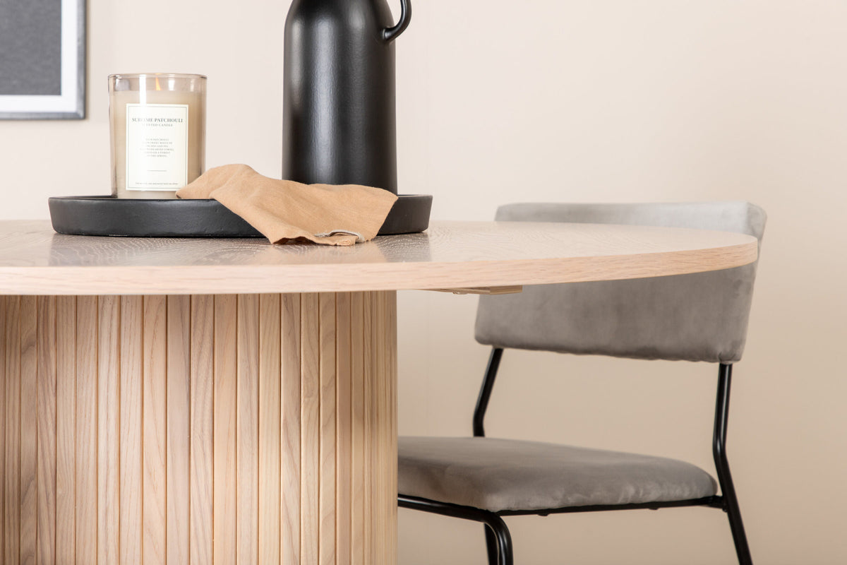 Bianca Esszimmerset + Kenth ⌀110cm/4St. in Weiss / Schwarz präsentiert im Onlineshop von KAQTU Design AG. Esszimmerset ist von Venture Home