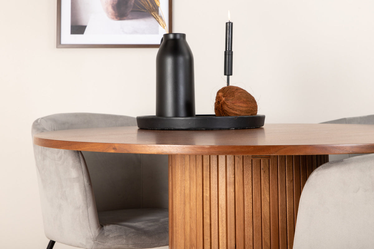 Bianca Esszimmerset + Berit ⌀110cm/4St. in Walnuss / Grau präsentiert im Onlineshop von KAQTU Design AG. Esszimmerset ist von Venture Home
