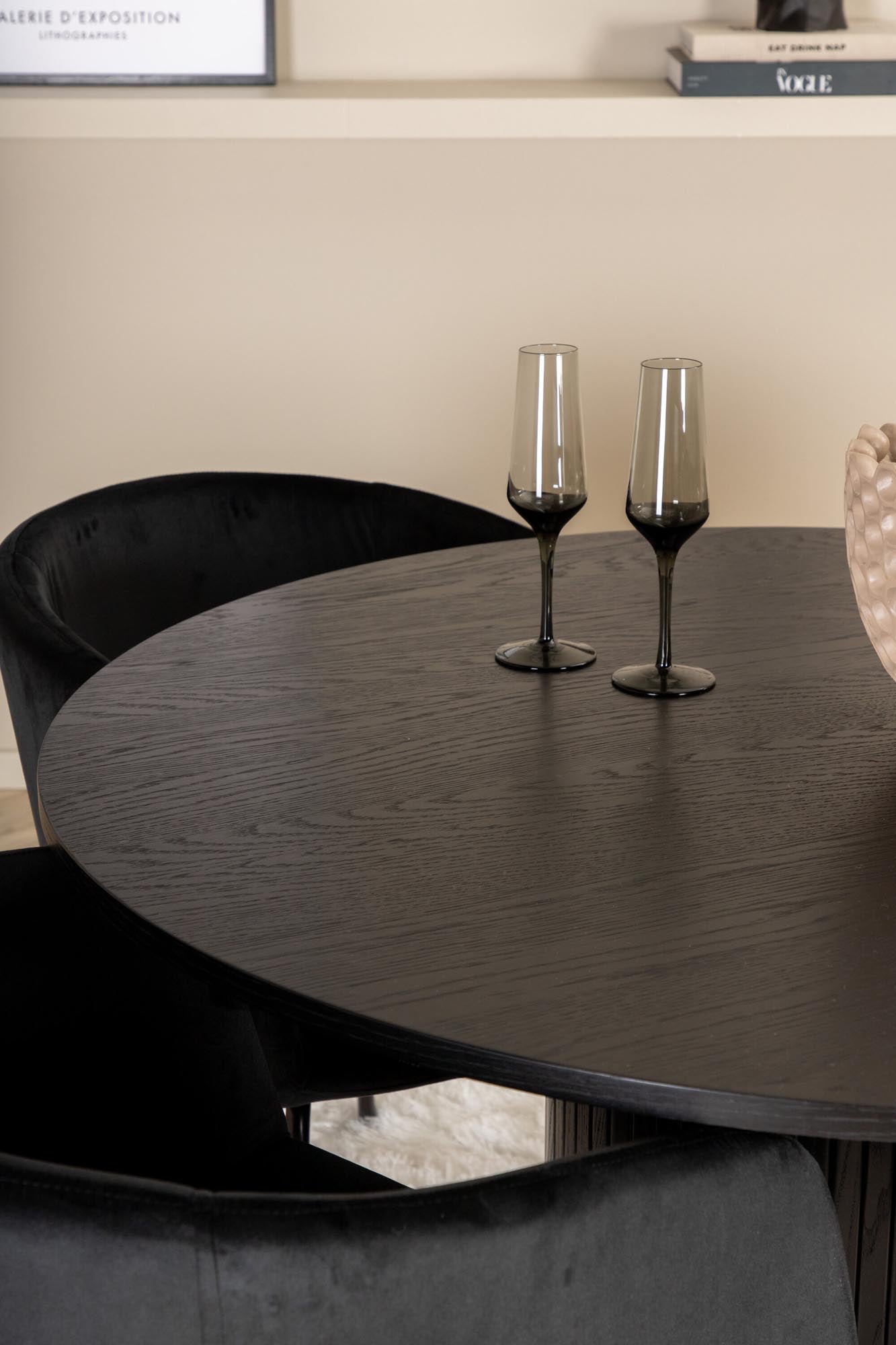 Bianca Esszimmerset + Berit ⌀110cm/4St. in Schwarz / Schwarz präsentiert im Onlineshop von KAQTU Design AG. Esszimmerset ist von Venture Home