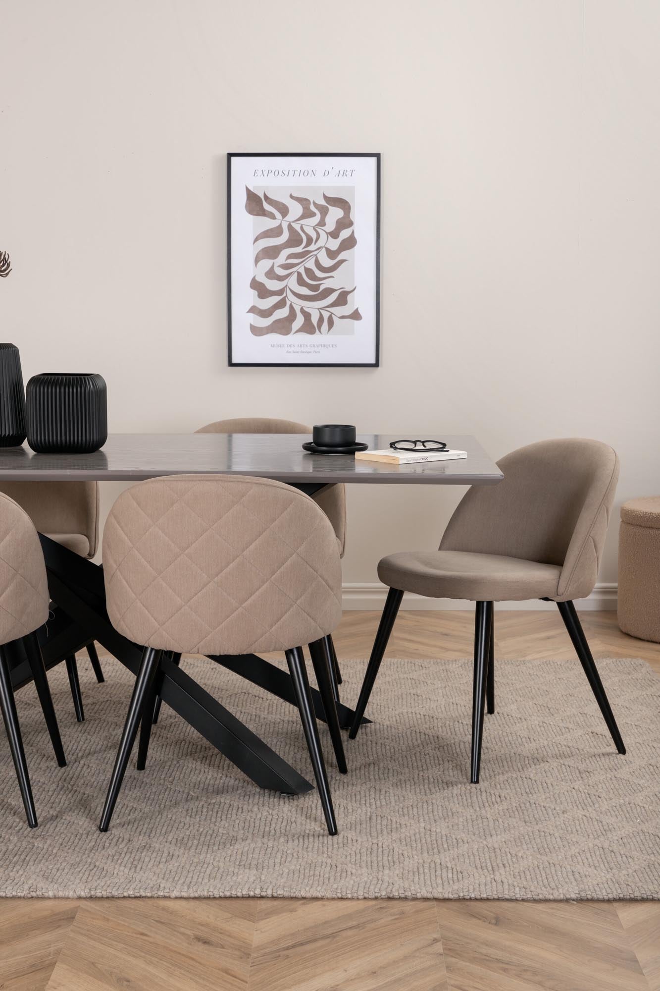 Piazza Esszimmerset + Velvet 180cm/6St. in Grau / dunkles Beige / Schwarz präsentiert im Onlineshop von KAQTU Design AG. Esszimmerset ist von Venture Home