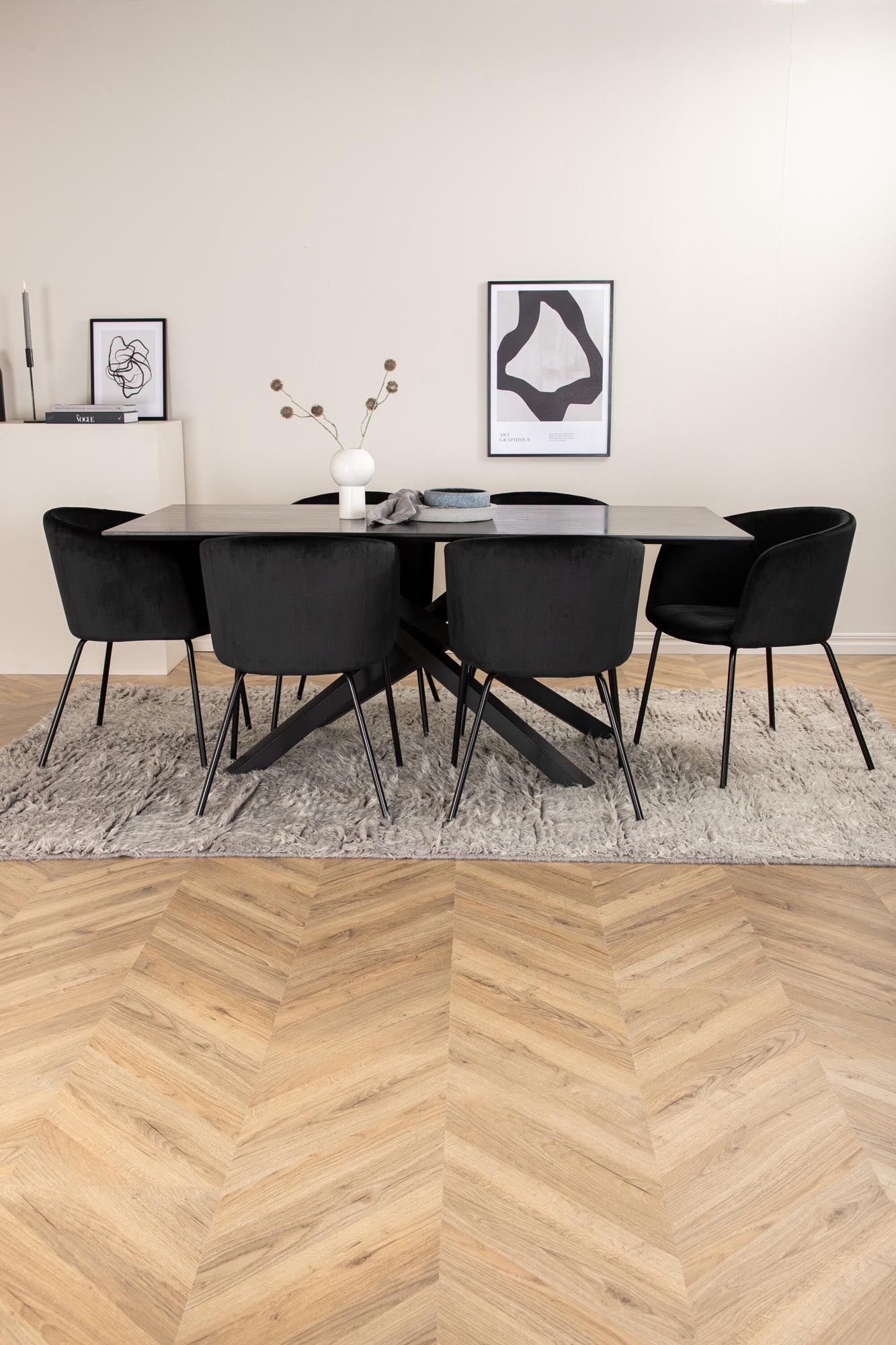 Piazza Esszimmerset + Berit 180cm/6St. in Schwarz präsentiert im Onlineshop von KAQTU Design AG. Esszimmerset ist von Venture Home