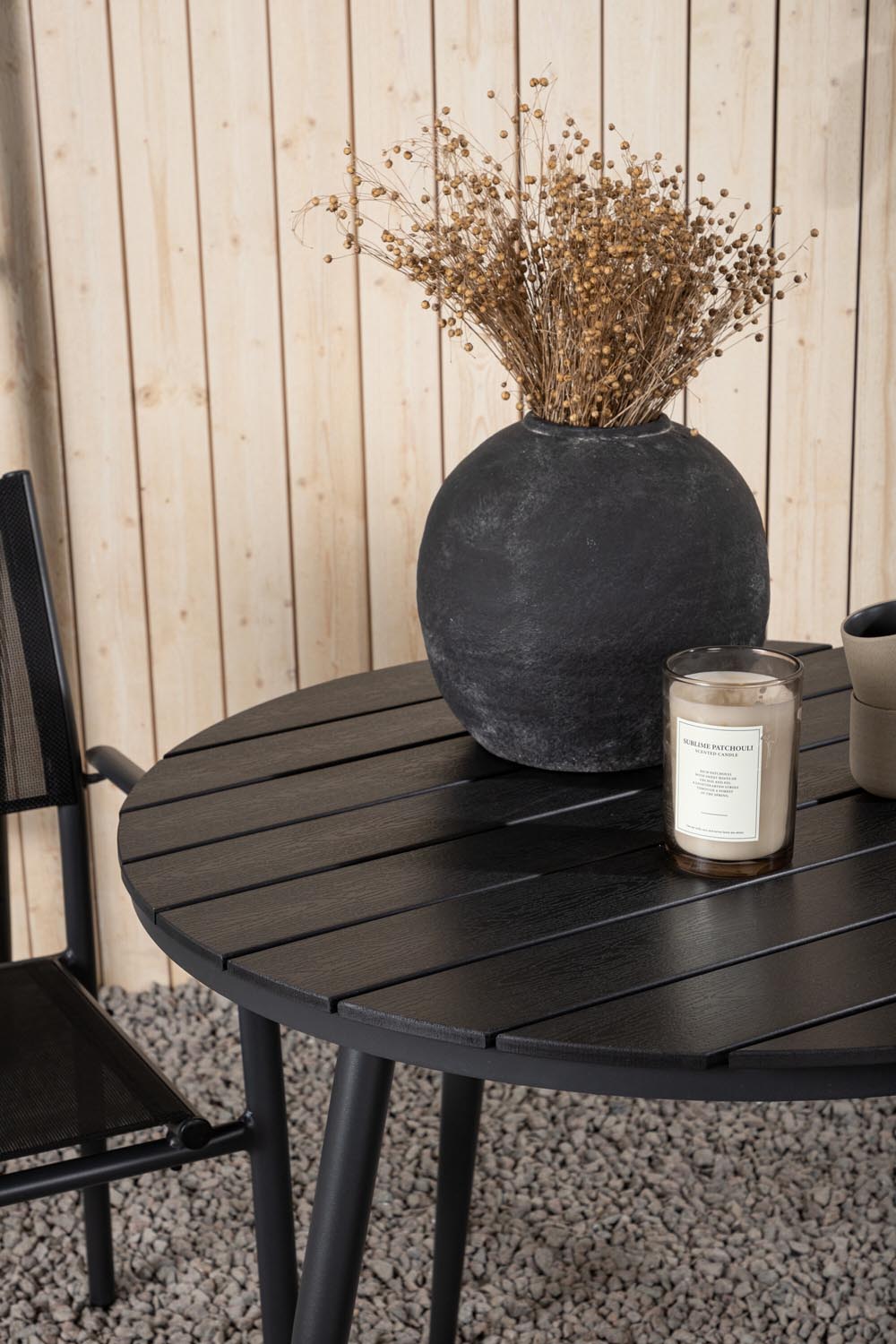 Break Outdoor-Tischset + Santorini ⌀90cm/2St. in Schwarz präsentiert im Onlineshop von KAQTU Design AG. Gartentischset ist von Venture Home
