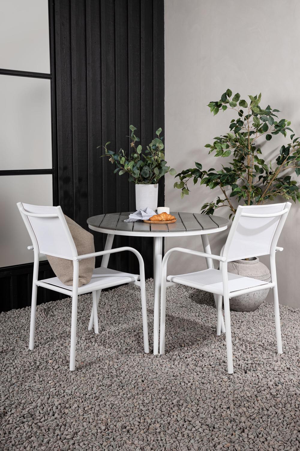 Break Outdoor-Tischset + Santorini ⌀90cm/2St. in Weiss präsentiert im Onlineshop von KAQTU Design AG. Gartentischset ist von Venture Home