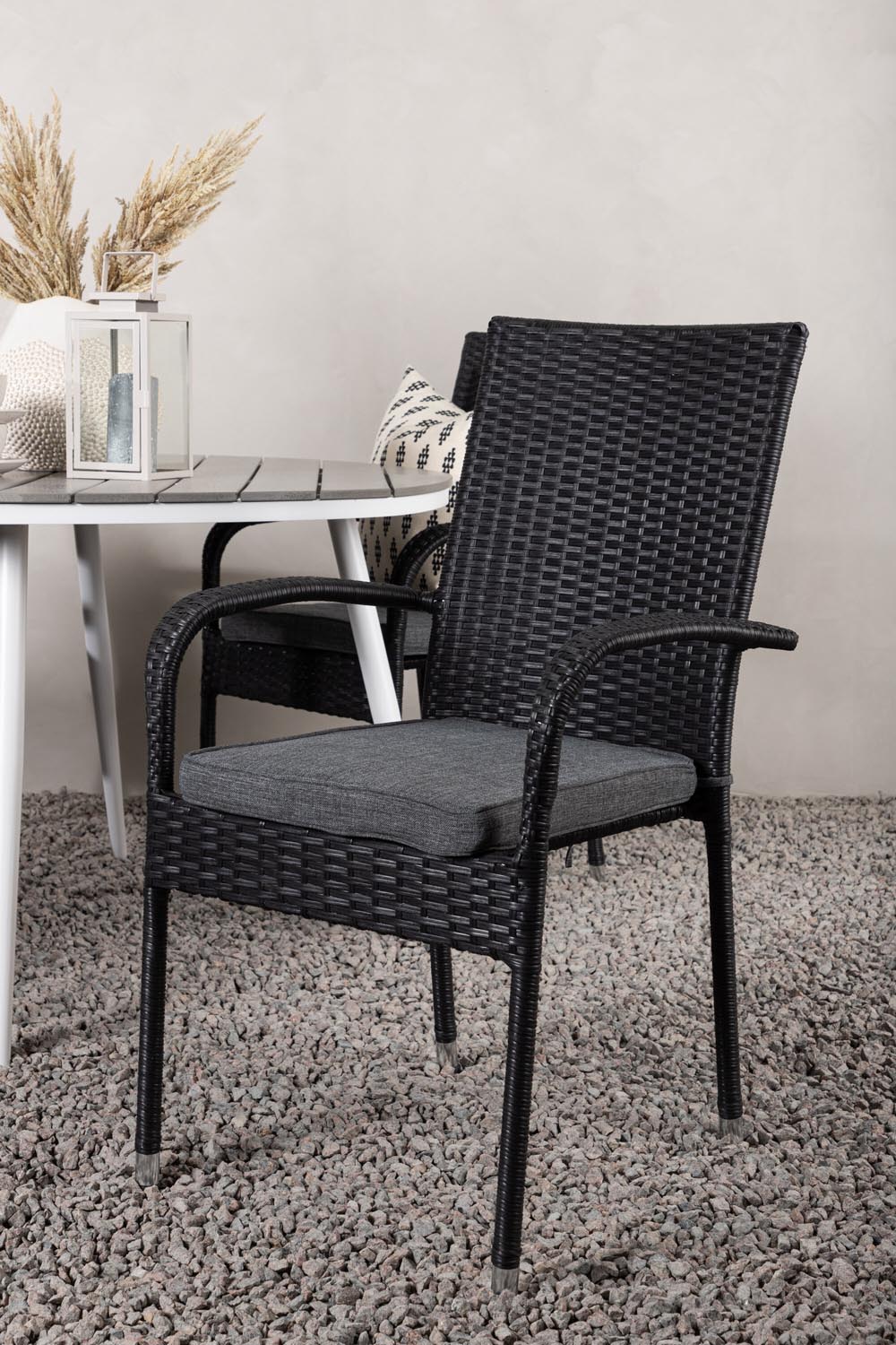 Break Outdoor-Tischset + Anna ⌀120cm/4St. in Weiss/Grau präsentiert im Onlineshop von KAQTU Design AG. Gartentischset ist von Venture Home