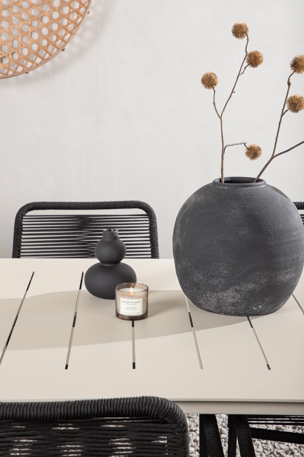 Lina Outdoor-Tischset + Lindos Armchair 200cm/6St. in Schwarz präsentiert im Onlineshop von KAQTU Design AG. Gartentischset ist von Venture Home
