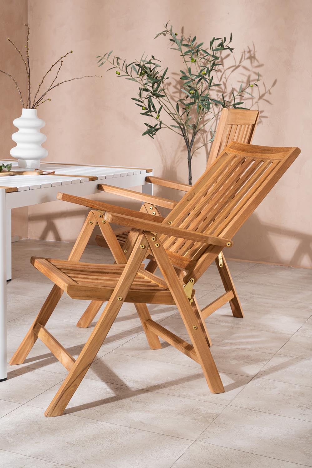 Togo Outdoor-Tischset + Kenya 150cm/4St. in Weiss / Natur präsentiert im Onlineshop von KAQTU Design AG. Gartentischset ist von Venture Home