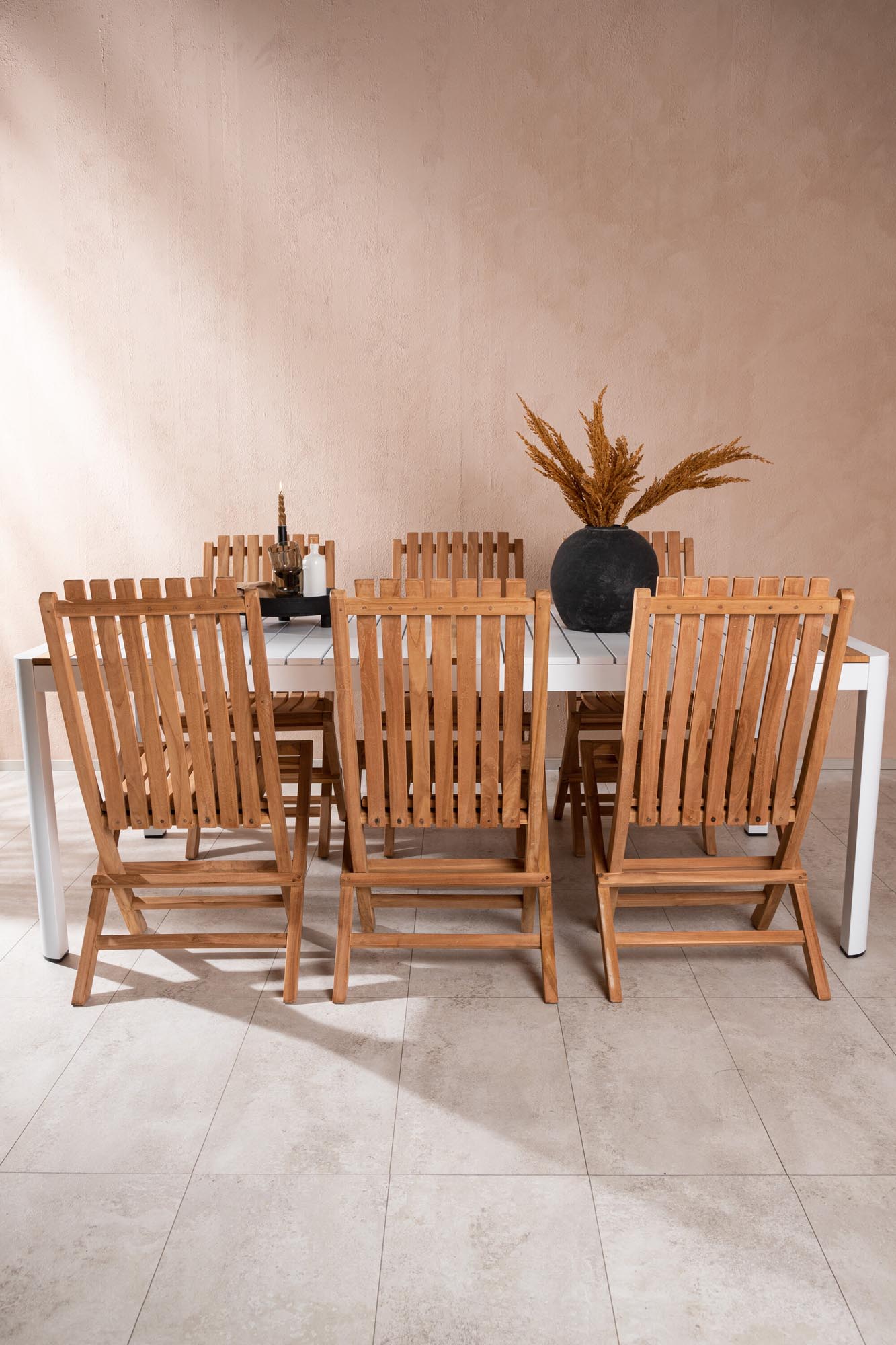 Stilvolles Togo Outdoor-Tischset mit 200 cm Esstisch und 6 klappbaren Ghana-Stühlen. Perfekt für gesellige Abende im Freien.