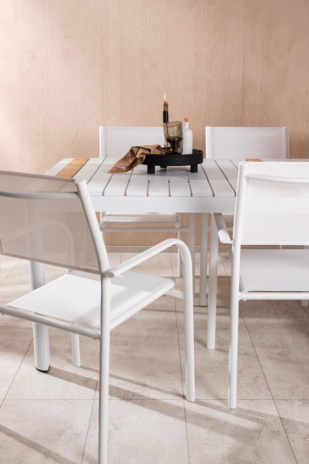 Togo Outdoor-Tischset + Santorini 200cm/6St. in Weiss präsentiert im Onlineshop von KAQTU Design AG. Gartentischset ist von Venture Home