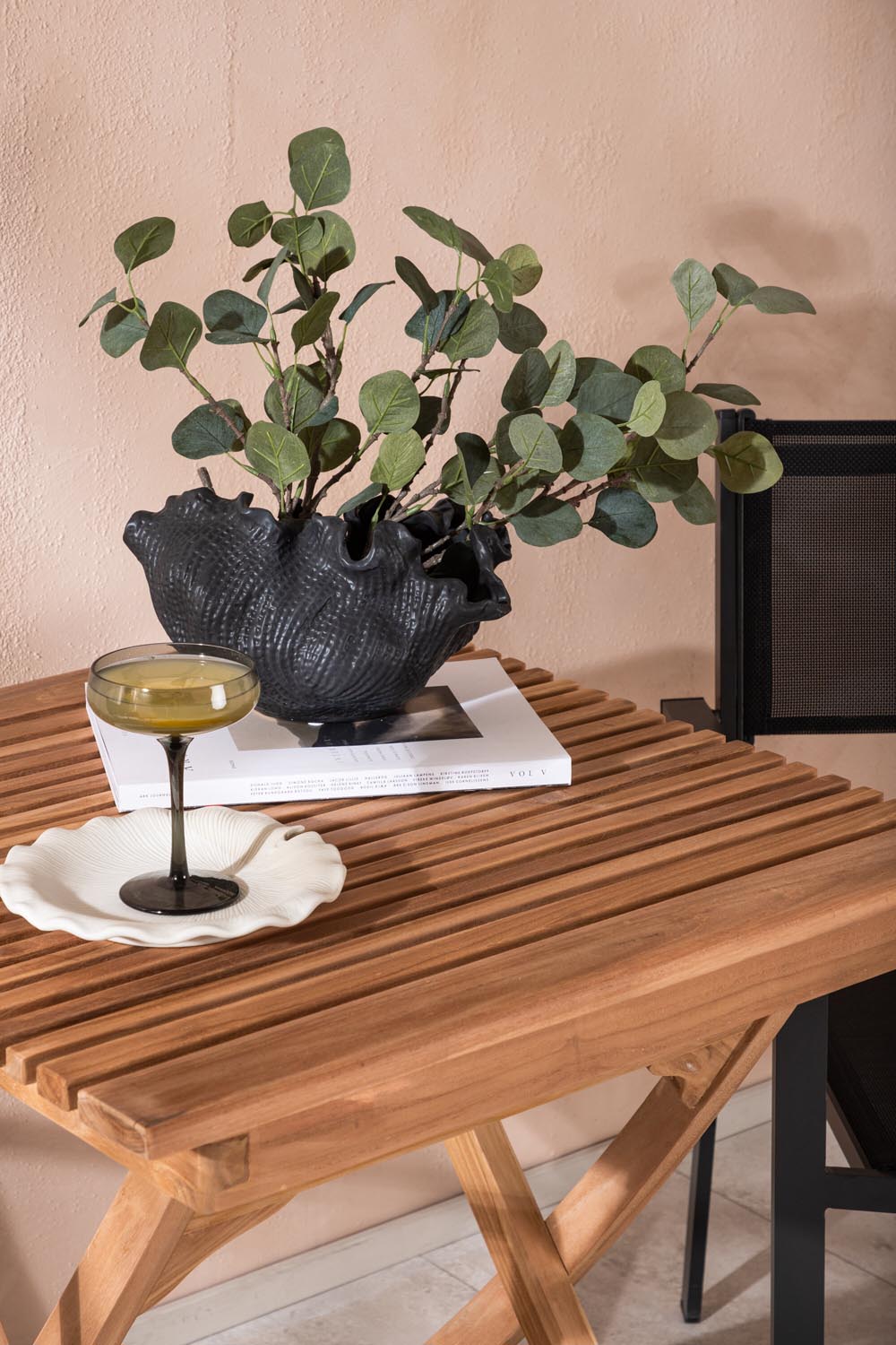 Ghana Outdoor-Tischset + Copacabana 70cm/2St. in Schwarz präsentiert im Onlineshop von KAQTU Design AG. Gartentischset ist von Venture Home