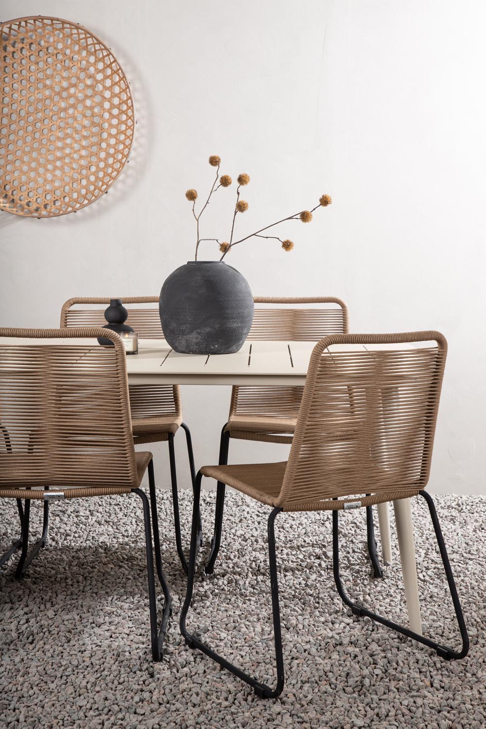 Lina Outdoor-Tischset + Lindos 200cm/6St. in Schwarz Braun präsentiert im Onlineshop von KAQTU Design AG. Gartentischset ist von Venture Home