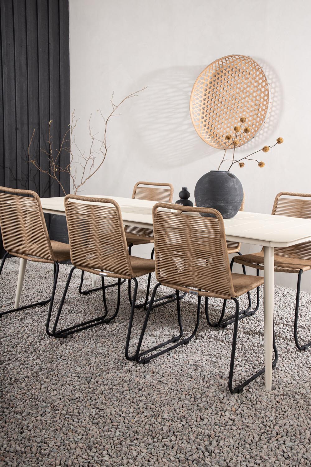 Lina Outdoor-Tischset + Lindos 200cm/6St. in Schwarz Braun präsentiert im Onlineshop von KAQTU Design AG. Gartentischset ist von Venture Home