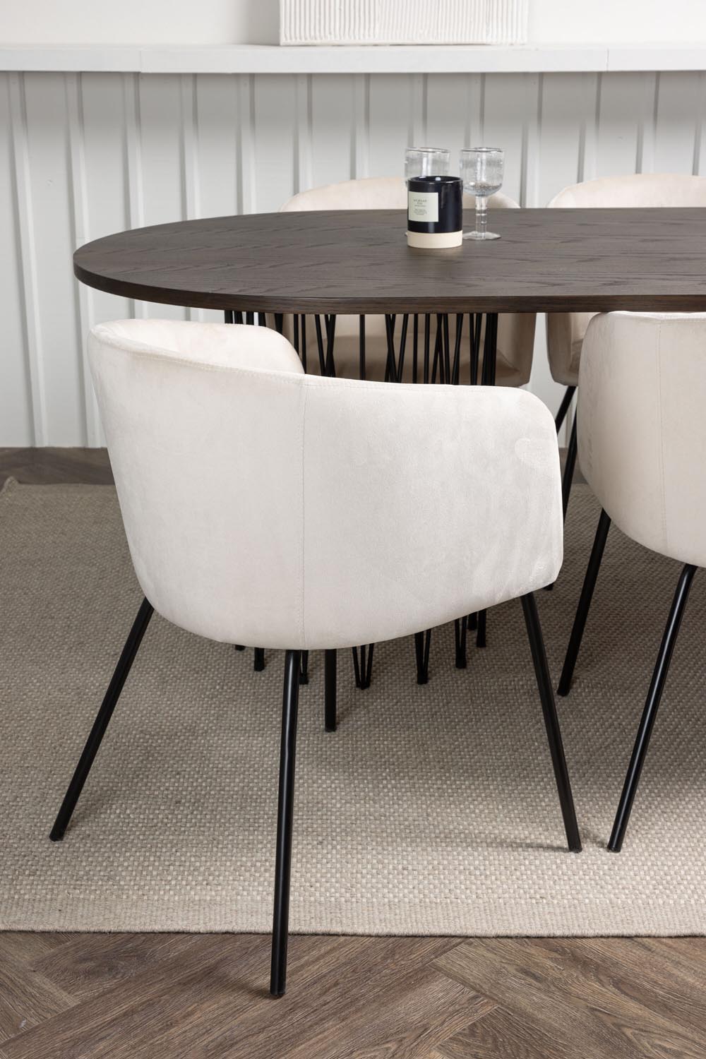 Stone Esszimmerset + Berit 220cm/6St. in Beige, Schwarz präsentiert im Onlineshop von KAQTU Design AG. Esszimmerset ist von Venture Home