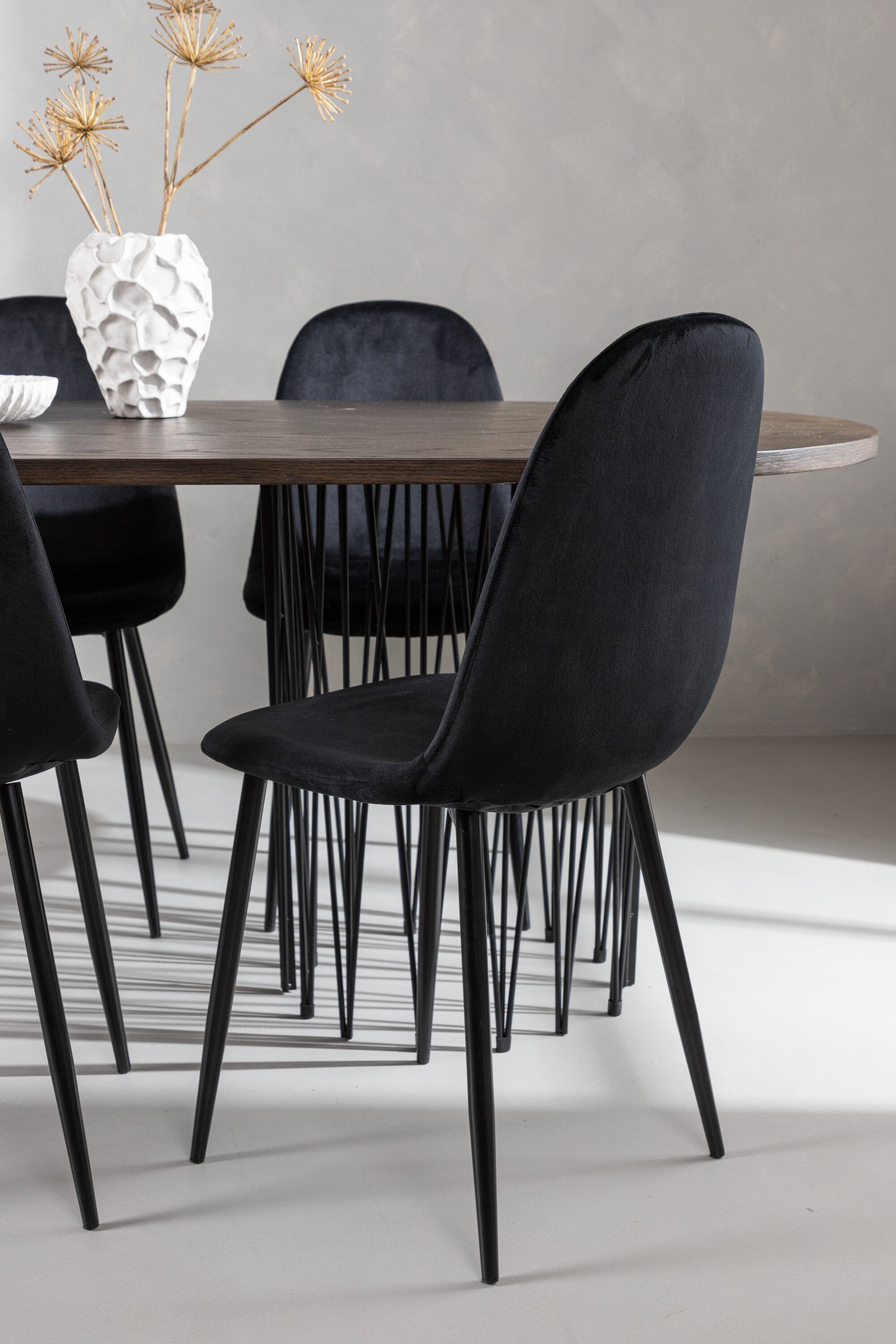 Stone Esszimmerset + Polar 220cm/6St. in Schwarz präsentiert im Onlineshop von KAQTU Design AG. Esszimmerset ist von Venture Home
