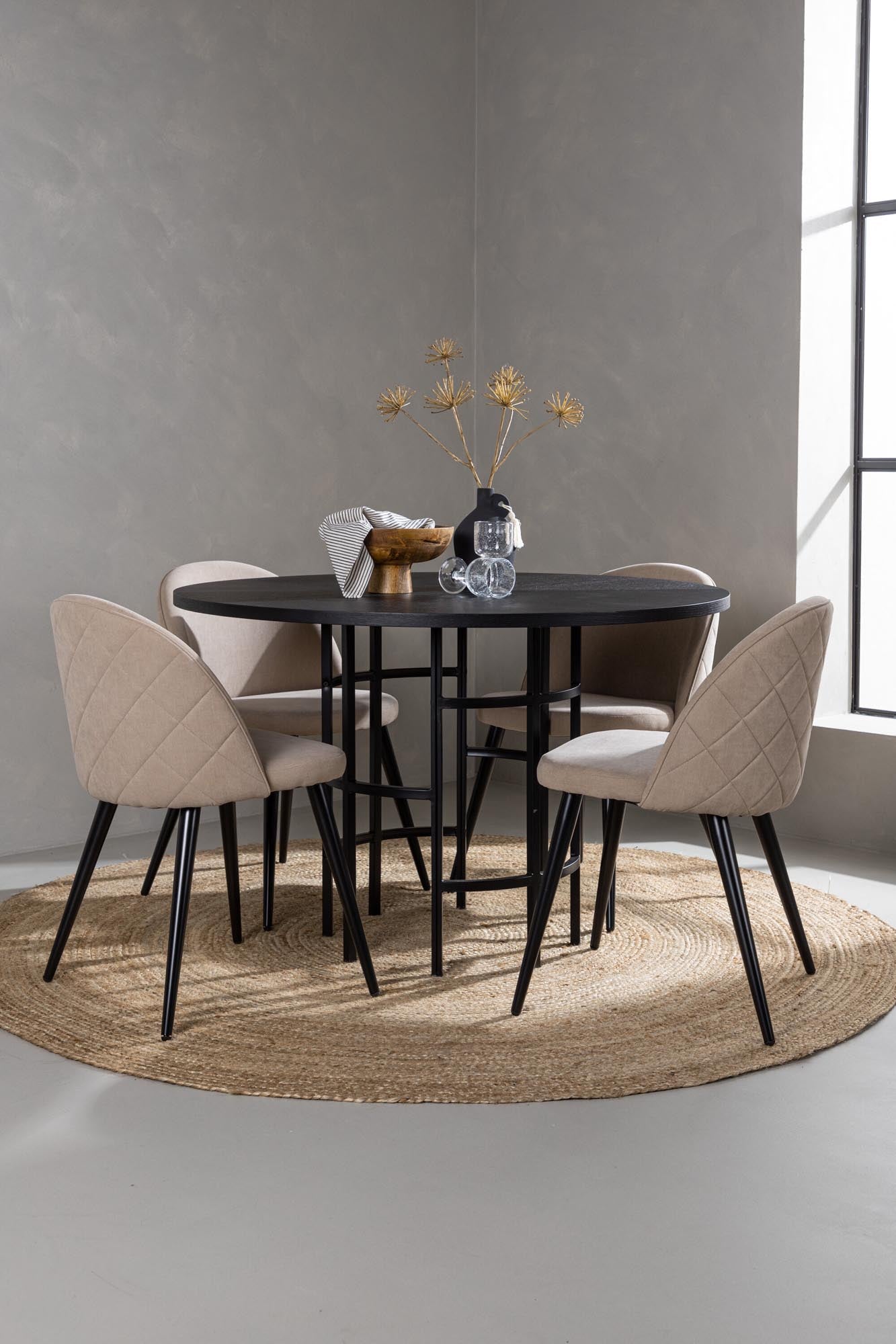 Elegantes Esszimmerset mit runden Tisch (⌀115cm) und 4 stilvollen Velvet-Stühlen. Ideal für gemütliche Familienessen und modernes Wohnen.