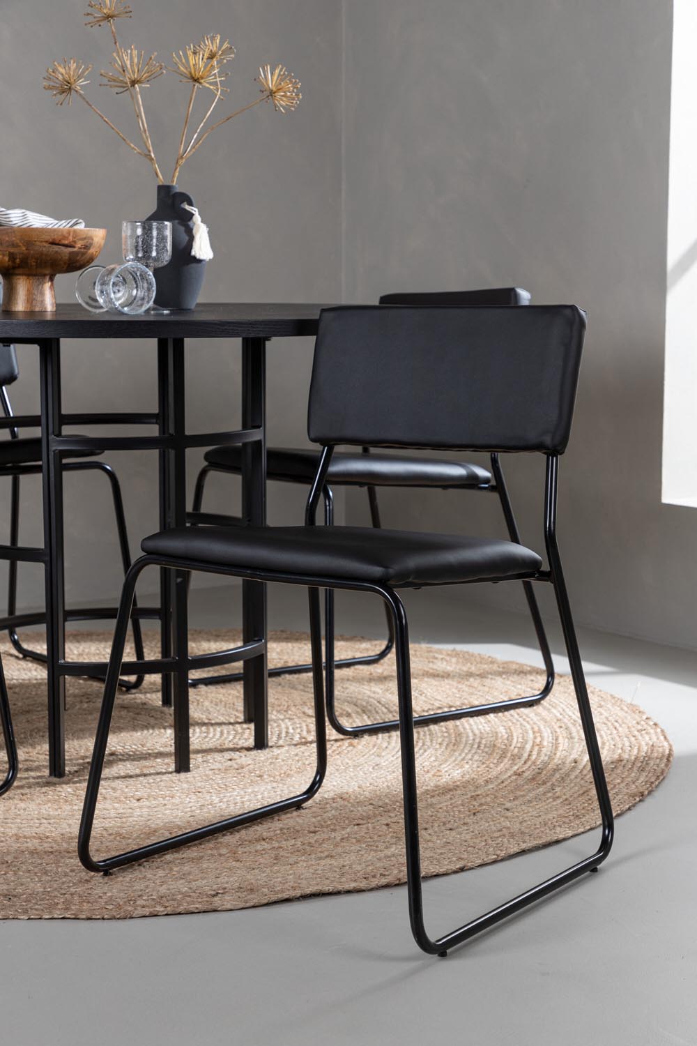 Esszimmerset Copenhagen + Kenth ⌀115cm/4St. in Schwarz präsentiert im Onlineshop von KAQTU Design AG. Esszimmerset ist von Venture Home