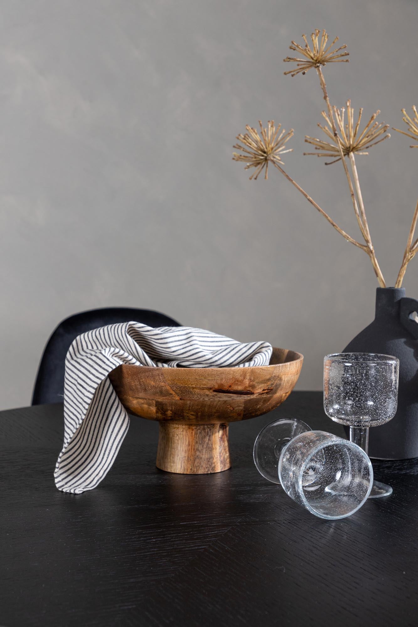 Elegantes Esszimmerset für stilvolle Momente im nordischen Design.