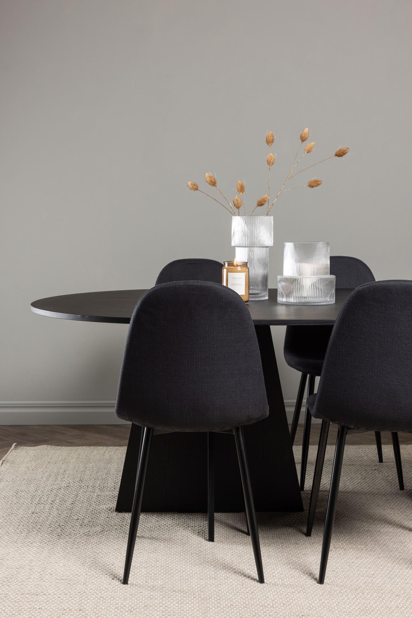 Modernes Bootcut Esszimmerset 230cm für gesellige Runden.