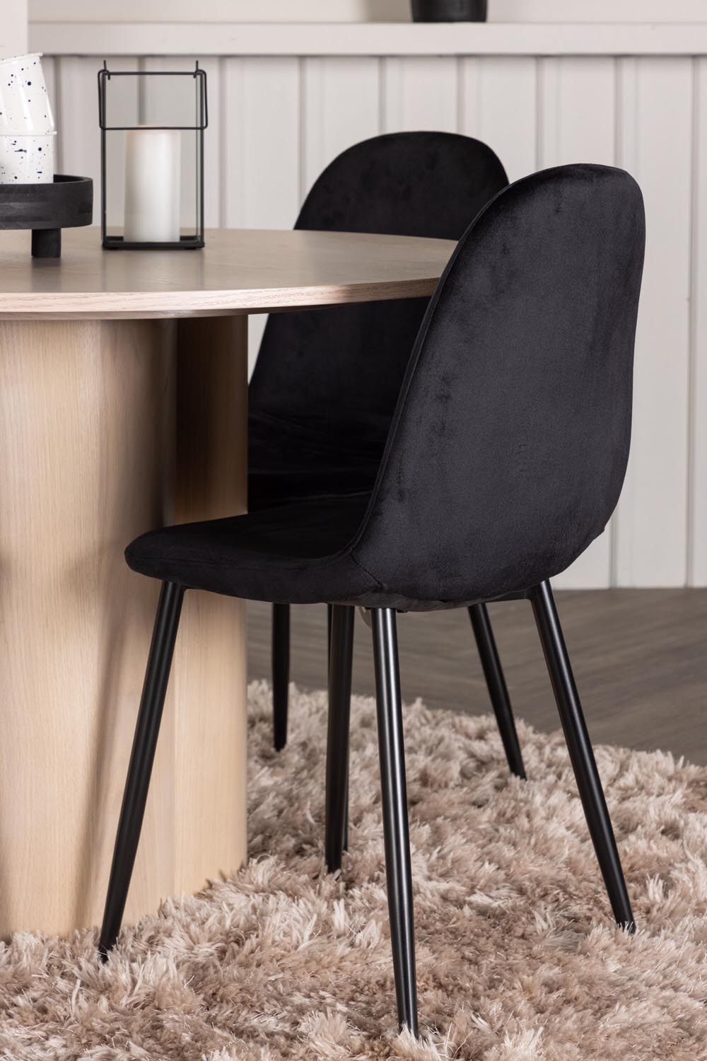 Olivia Esszimmer Set + Polar ⌀110cm/4St. in Natur / Schwarz präsentiert im Onlineshop von KAQTU Design AG. Esszimmerset ist von Venture Home