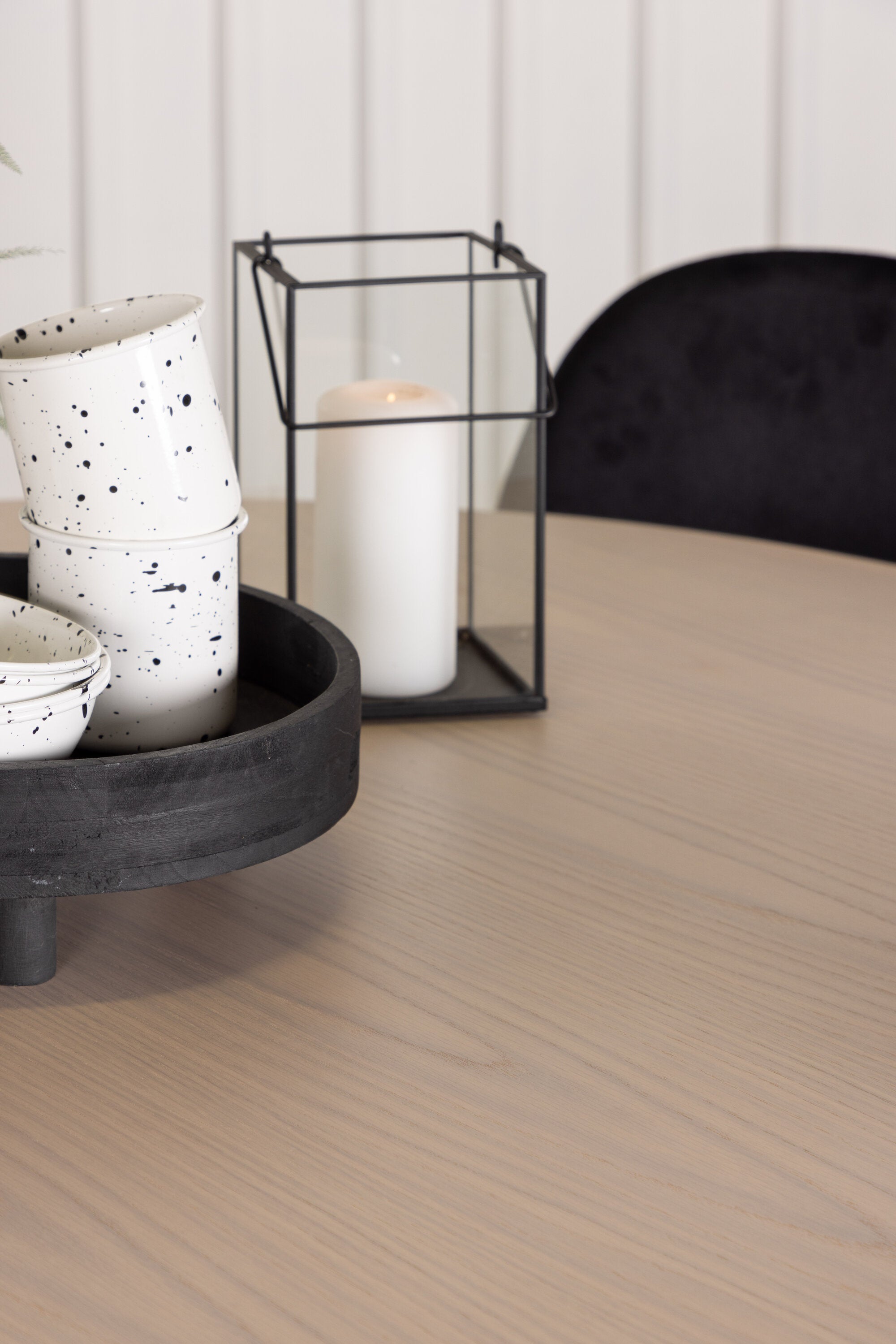 Olivia Esszimmer Set + Polar ⌀110cm/4St. in Natur / Schwarz präsentiert im Onlineshop von KAQTU Design AG. Esszimmerset ist von Venture Home
