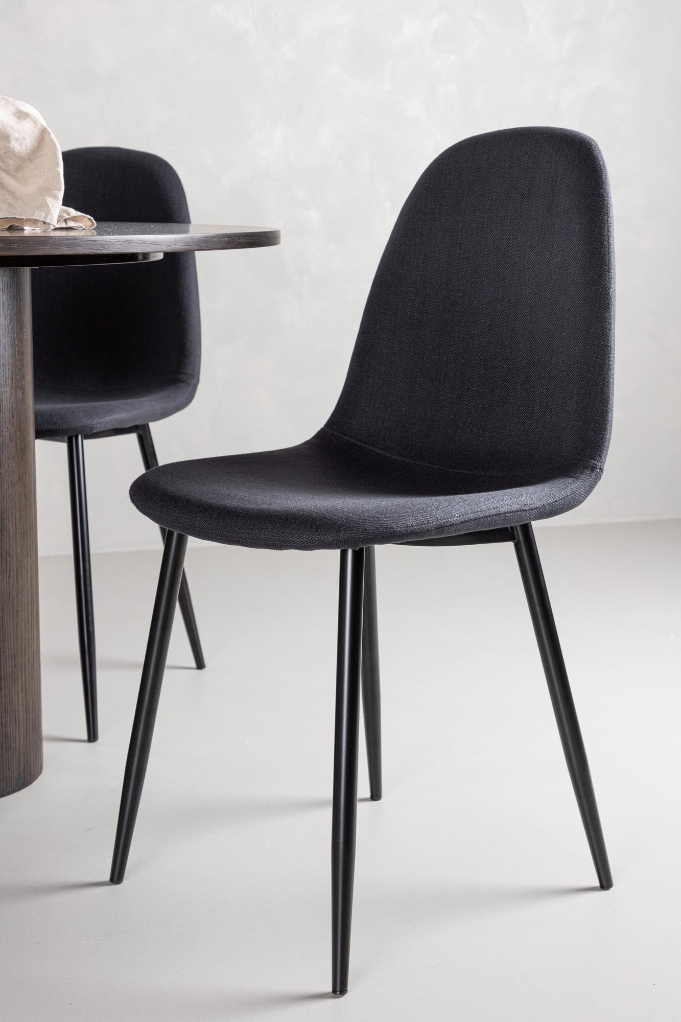 Elegantes Olivia Set: Polar Tisch 110cm & 4 Stühle von Venture Home.