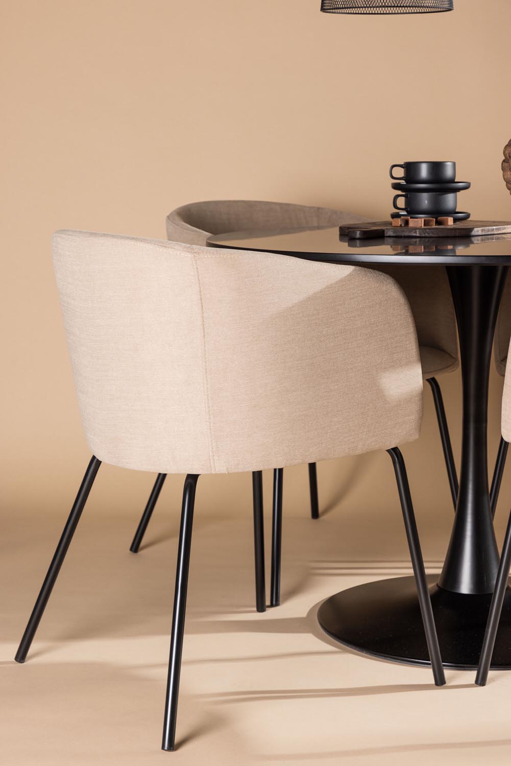 Glade Esszimmerset + Berit ⌀100cm/4St. in Beige, Schwarz präsentiert im Onlineshop von KAQTU Design AG. Esszimmerset ist von Venture Home
