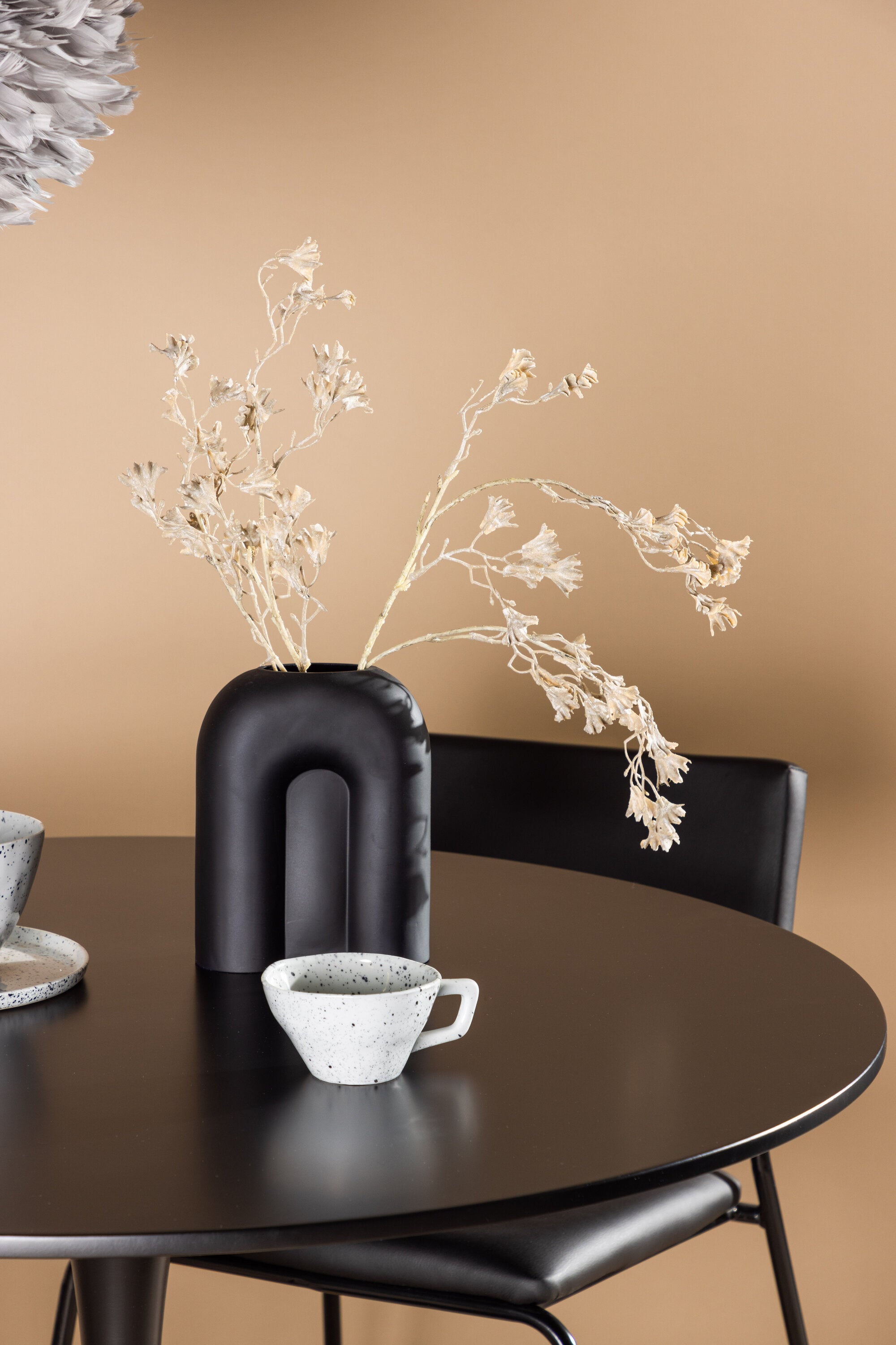 Glade Esszimmerset + Kenth ⌀100cm/4St. in Schwarz präsentiert im Onlineshop von KAQTU Design AG. Esszimmerset ist von Venture Home