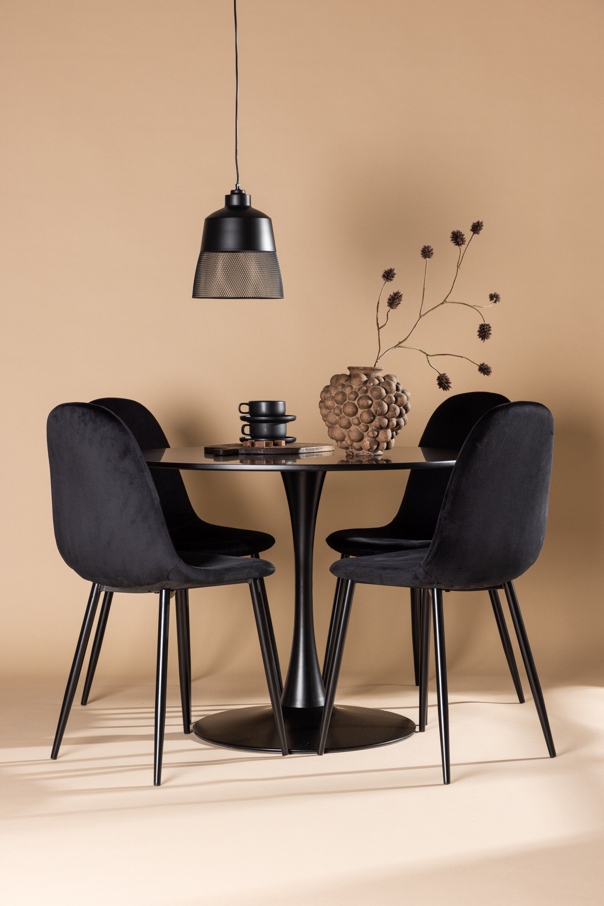 Glade Esszimmerset + Polar ⌀100cm/4St. in Schwarz präsentiert im Onlineshop von KAQTU Design AG. Esszimmerset ist von Venture Home