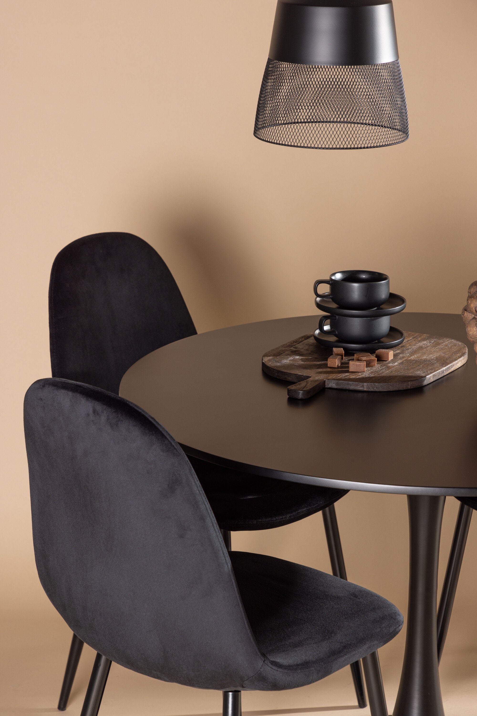 Glade Esszimmerset + Polar ⌀100cm/4St. in Schwarz präsentiert im Onlineshop von KAQTU Design AG. Esszimmerset ist von Venture Home