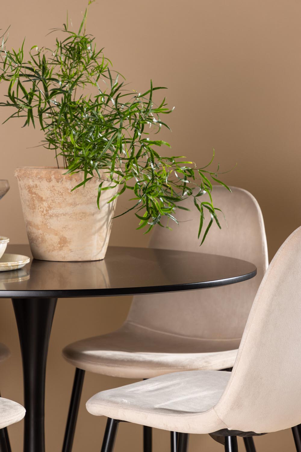 Glade Esszimmerset + Polar ⌀100cm/4St. in Beige, Schwarz präsentiert im Onlineshop von KAQTU Design AG. Esszimmerset ist von Venture Home
