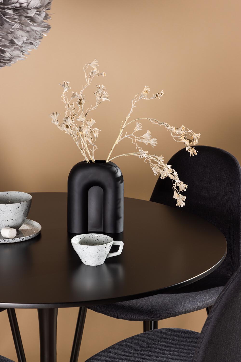 Glade Esszimmerset + Polar ⌀100cm/4St. in Schwarz präsentiert im Onlineshop von KAQTU Design AG. Esszimmerset ist von Venture Home