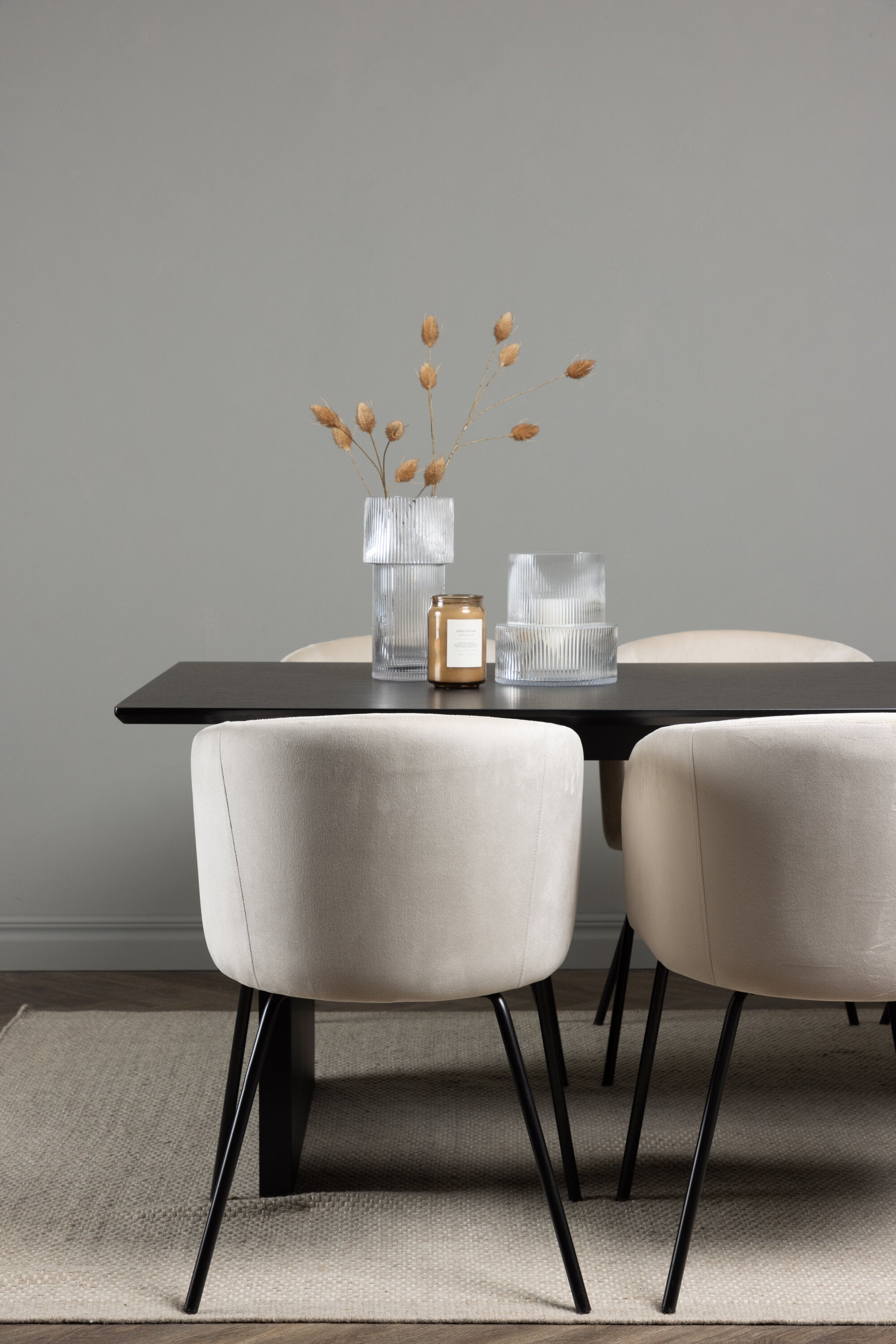 Vail Esszimmerset + Berit 200cm/6St. in Beige, Schwarz präsentiert im Onlineshop von KAQTU Design AG. Esszimmerset ist von Venture Home
